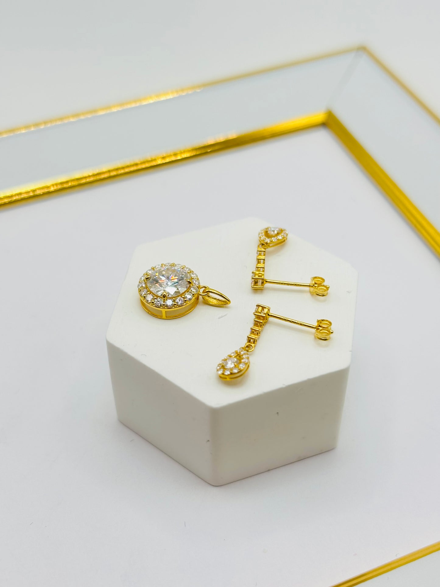 18K Gold Dangling Earrings and Pendant Moissanite Diamond Set