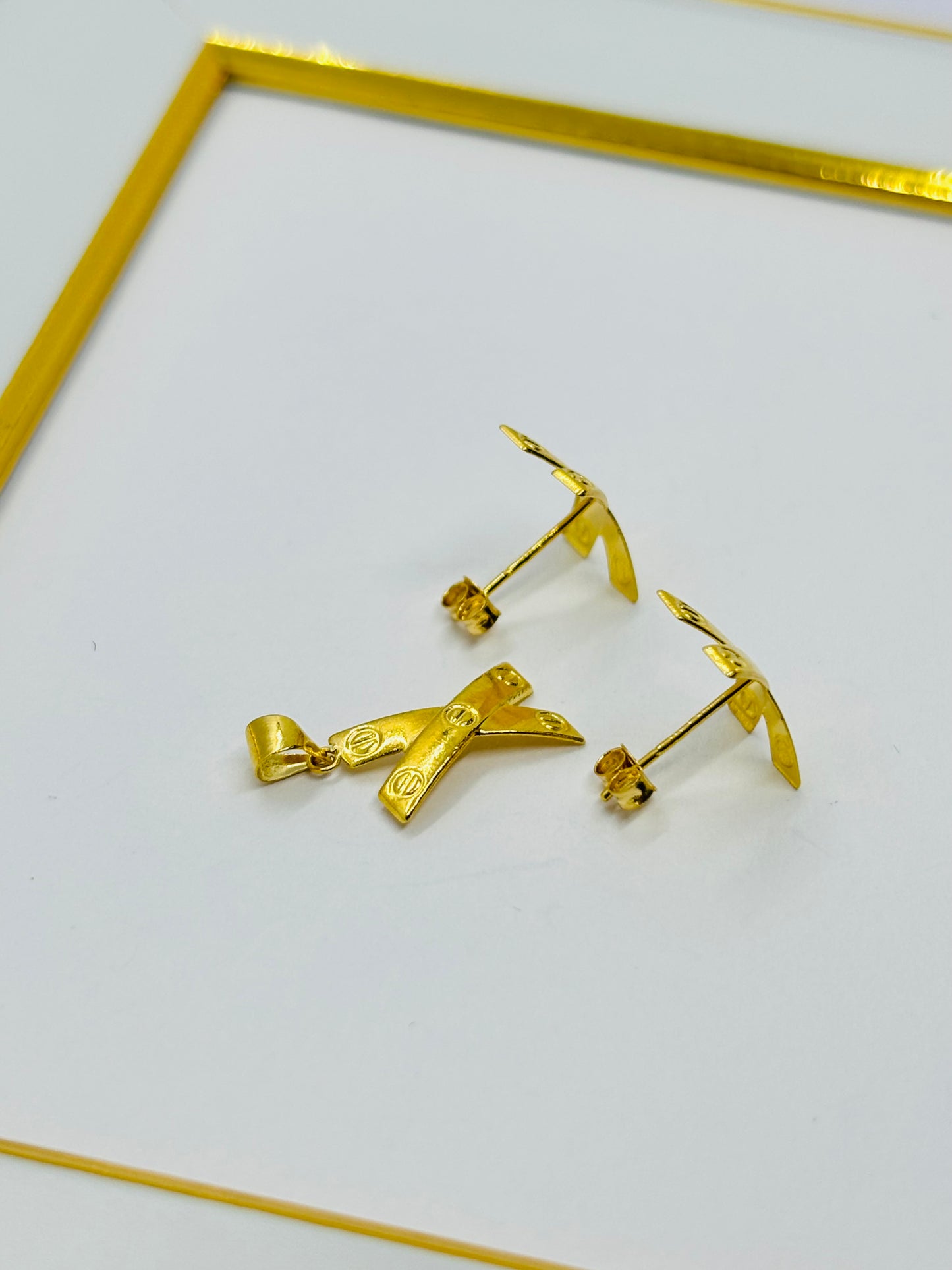 18K Gold X Earrings and Pendant Set