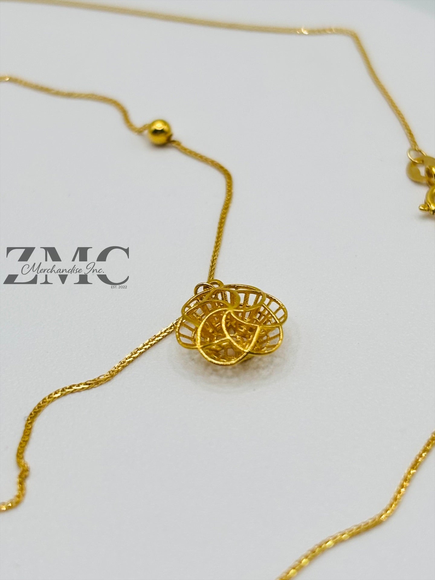 18K Gold Attached Flower Necklace