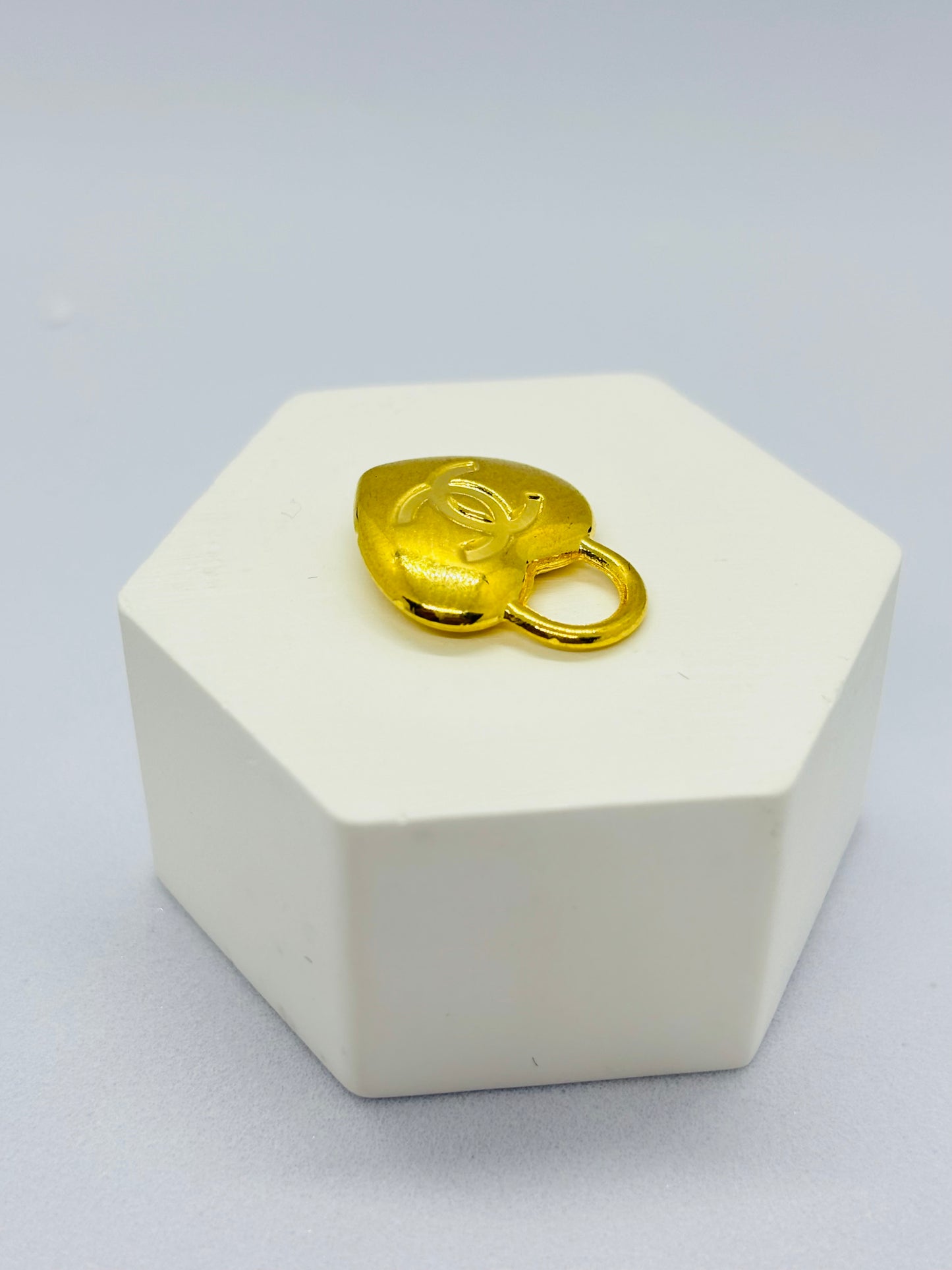 18k Gold Heart Pendant