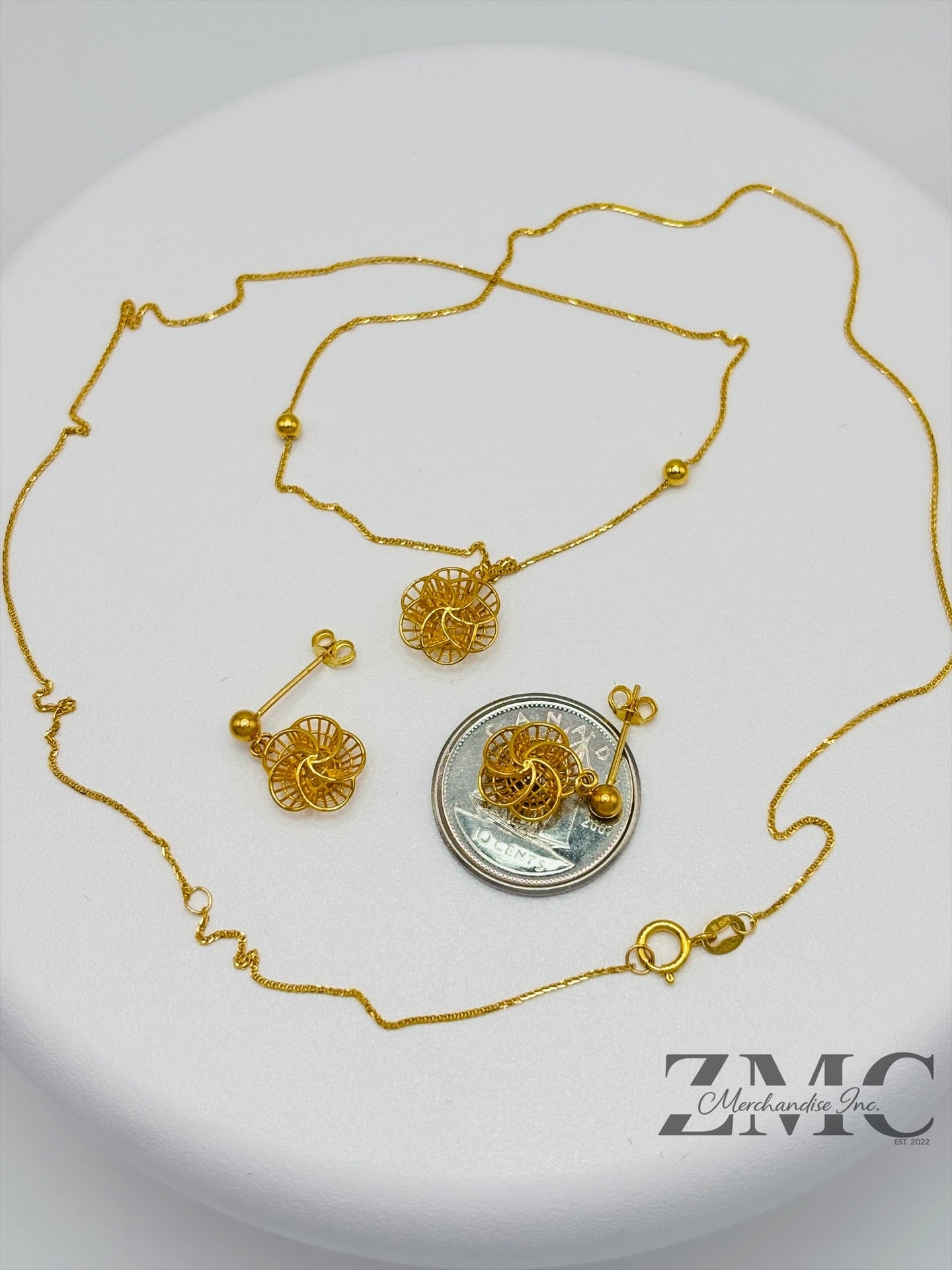 18K Gold Flower Earrings and Necklace Set