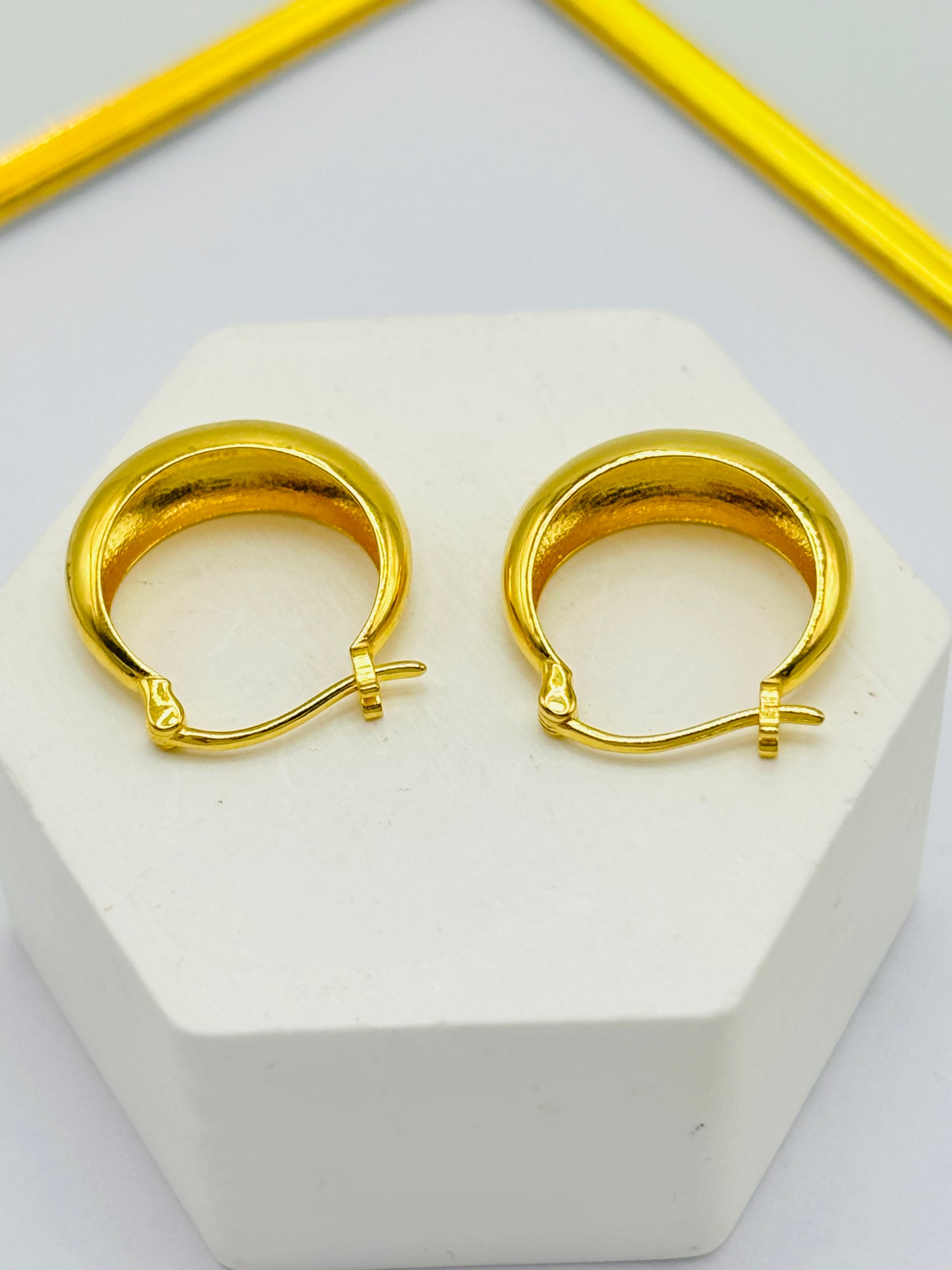 18K Gold Plain Loop Earrings