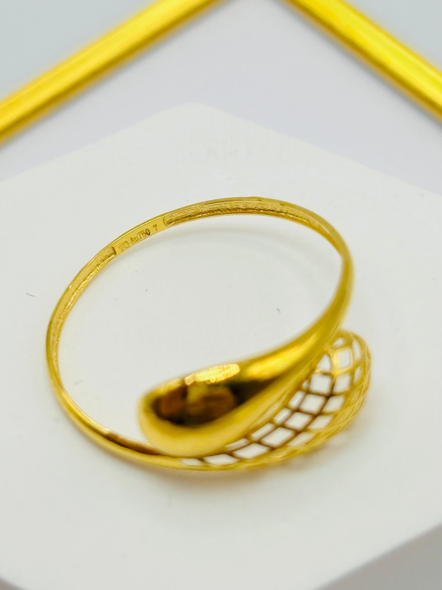 18K Gold Teardrop Ring