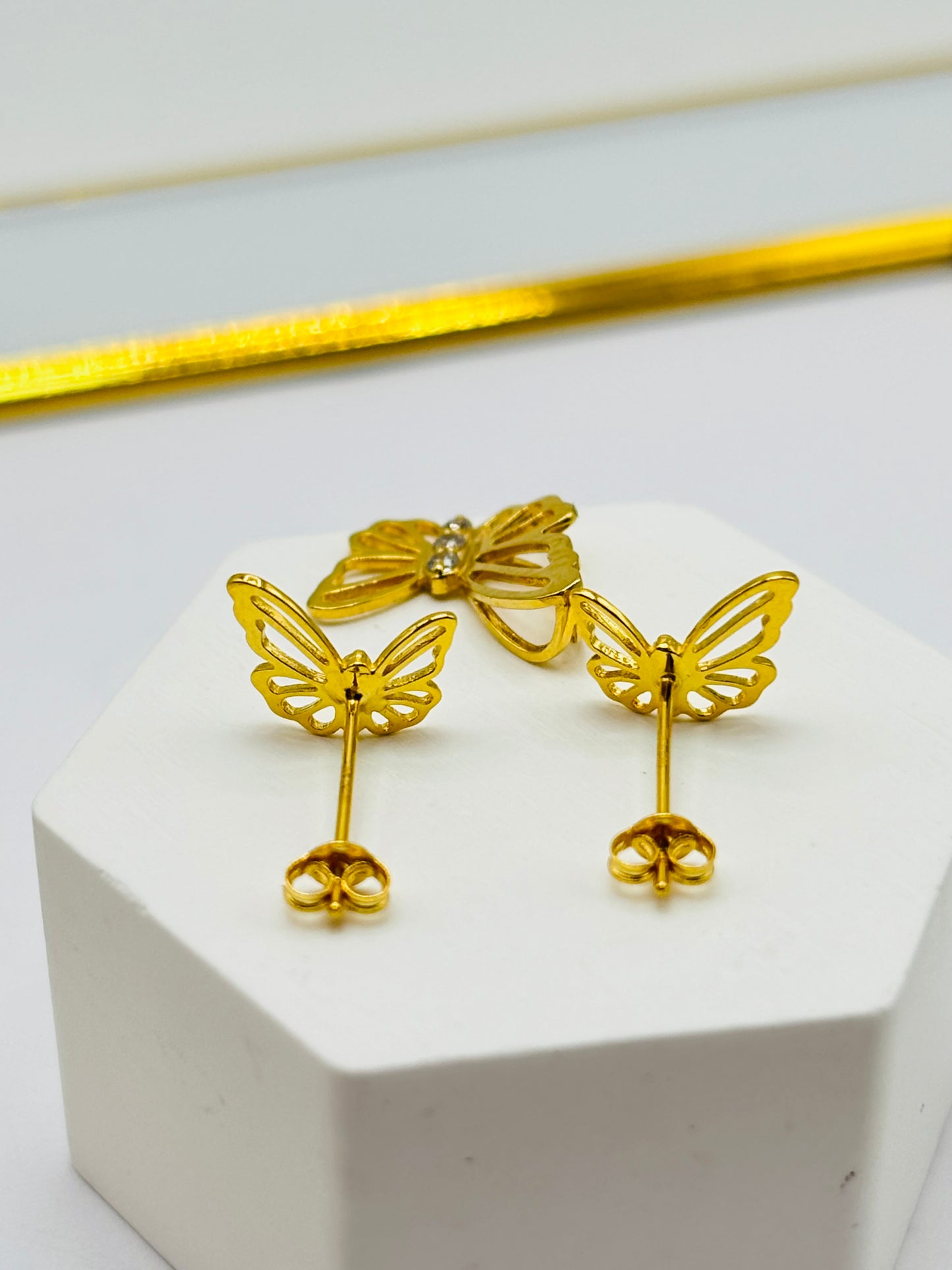 18K Gold Butterfly Earrings and Pendant Set