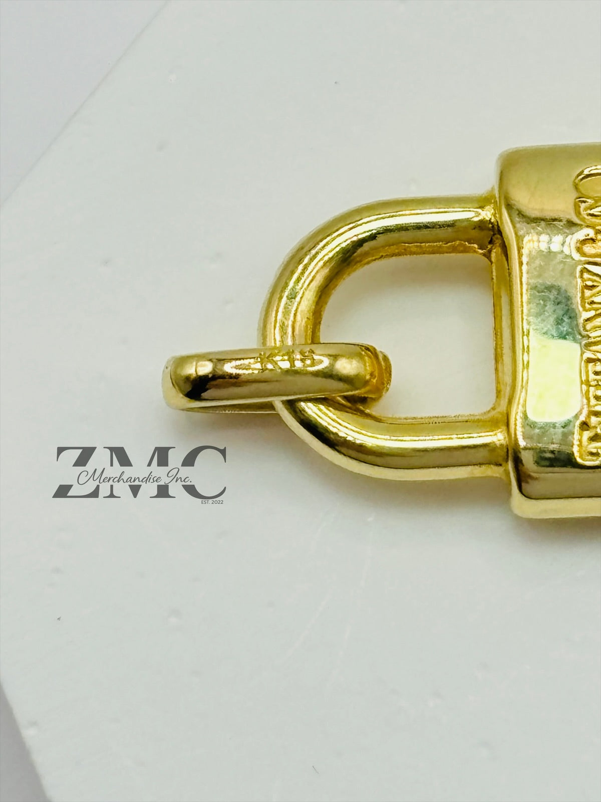 K18 Japan Gold Pad lock Pendant