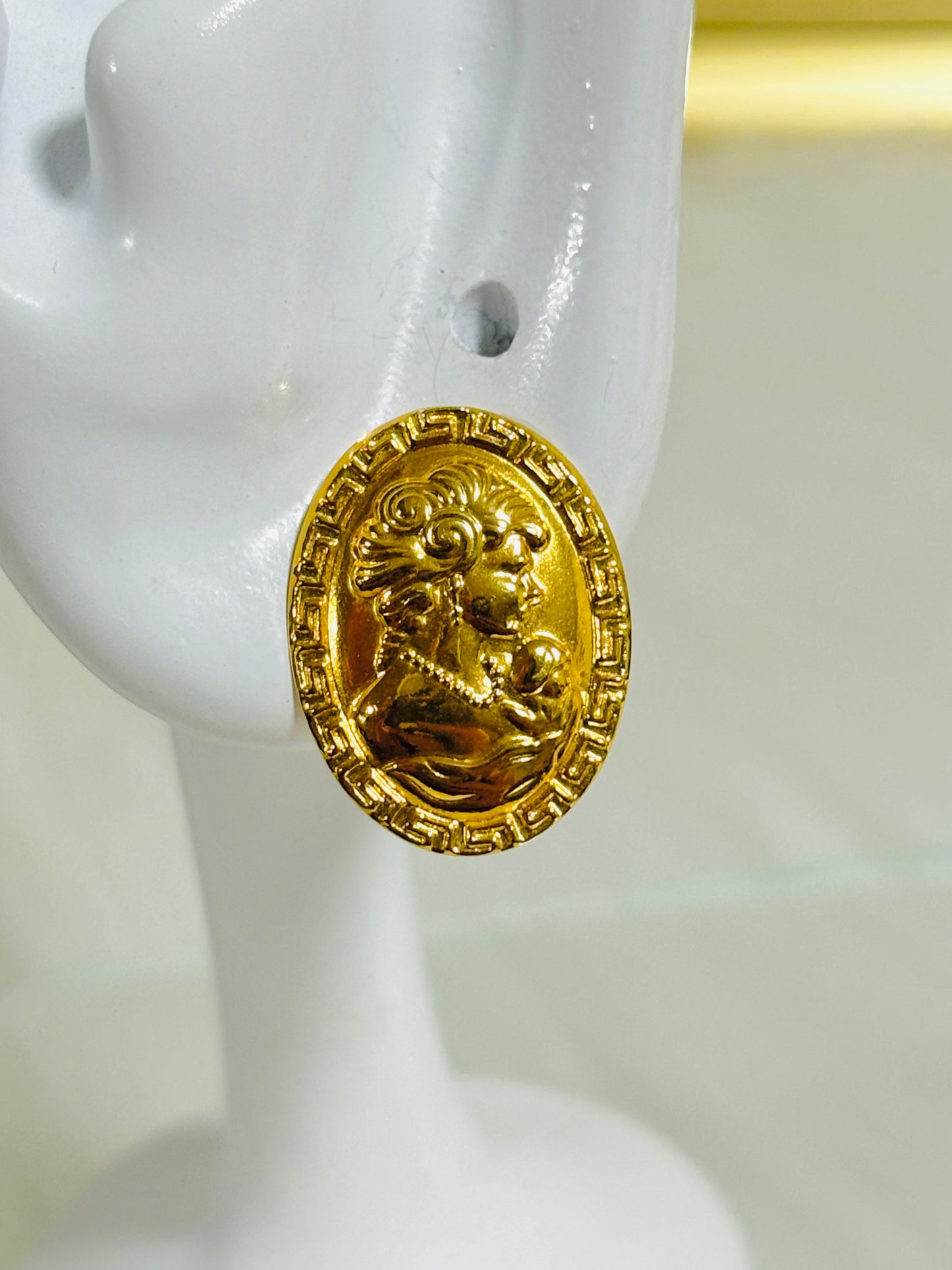 18K Gold Cameo Earrings and Pendant Set
