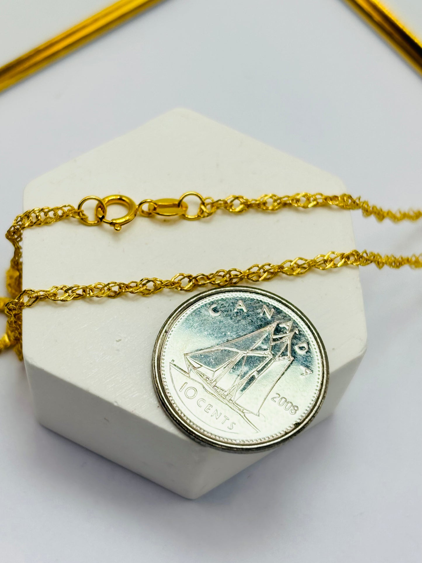 18K Gold Solid Barrel Necklace