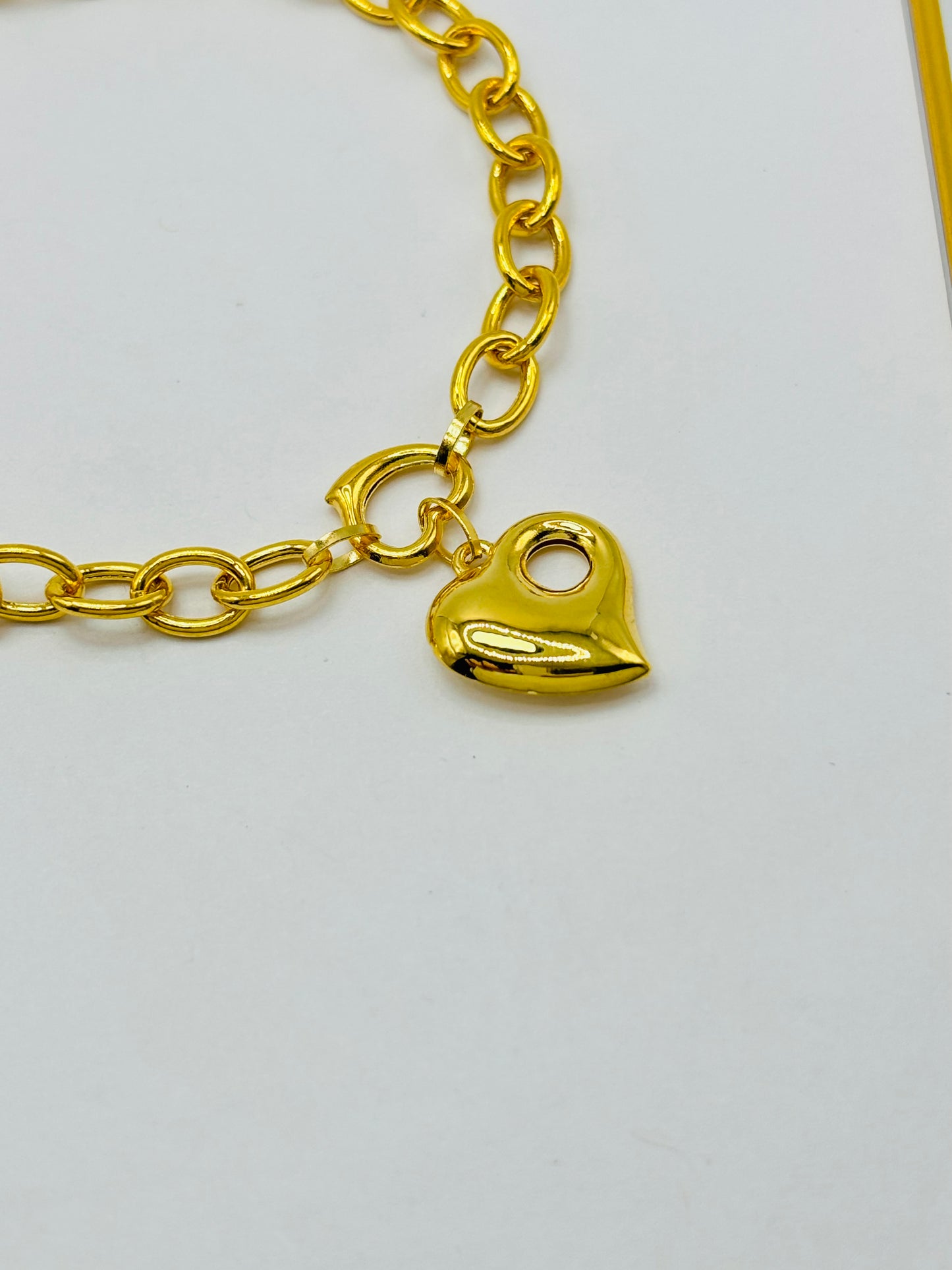 18K Gold Bracelet with Heart Charm
