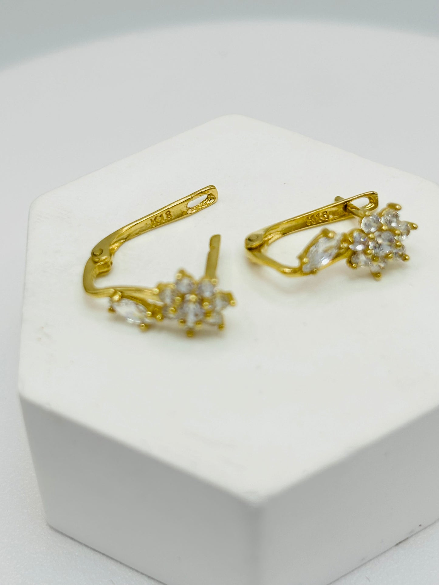 K18 Japan Gold Clip Flower Earrings