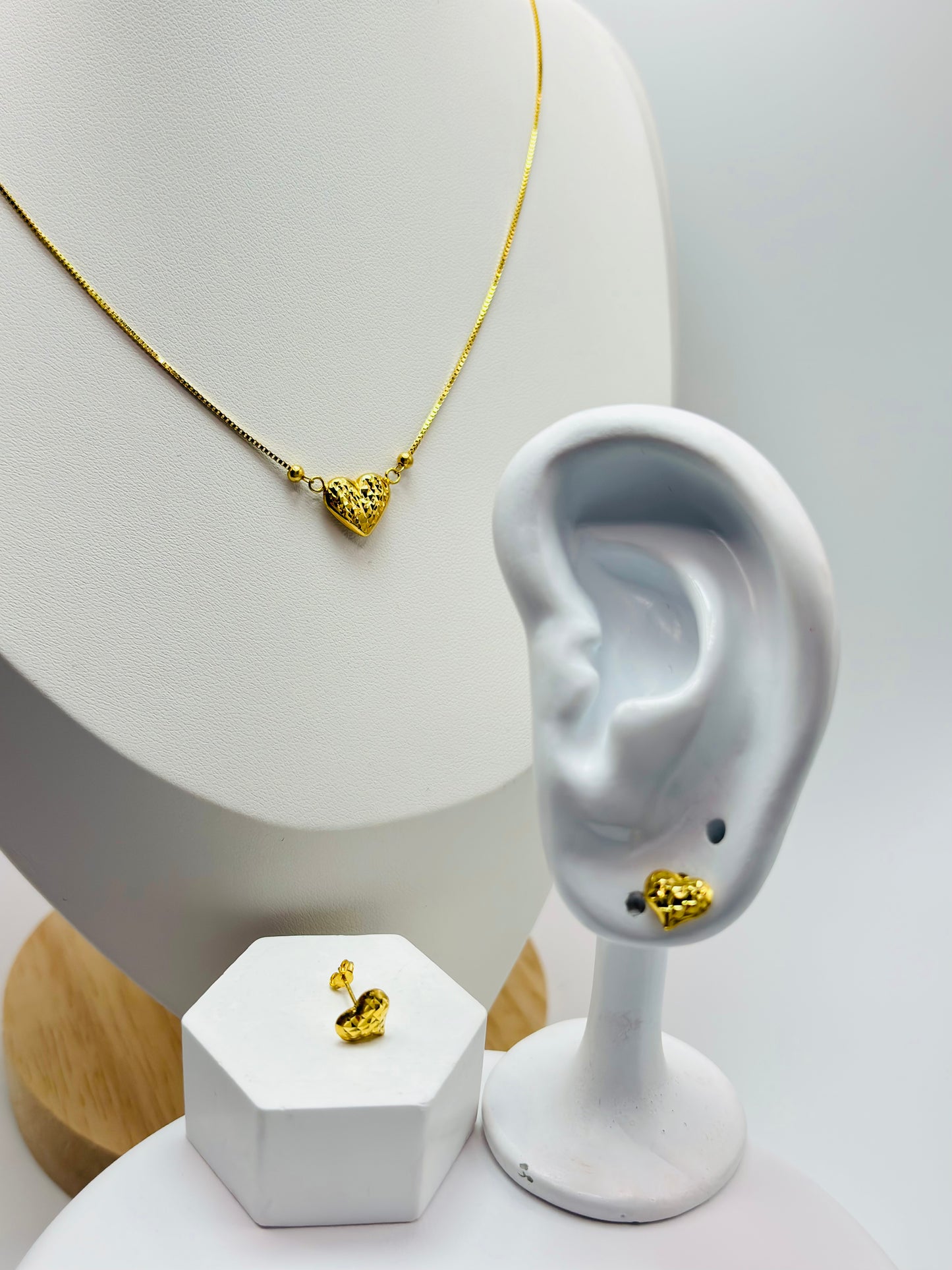K18 Japan Gold Heart Attached Necklace and 18K Gold Earrings Set