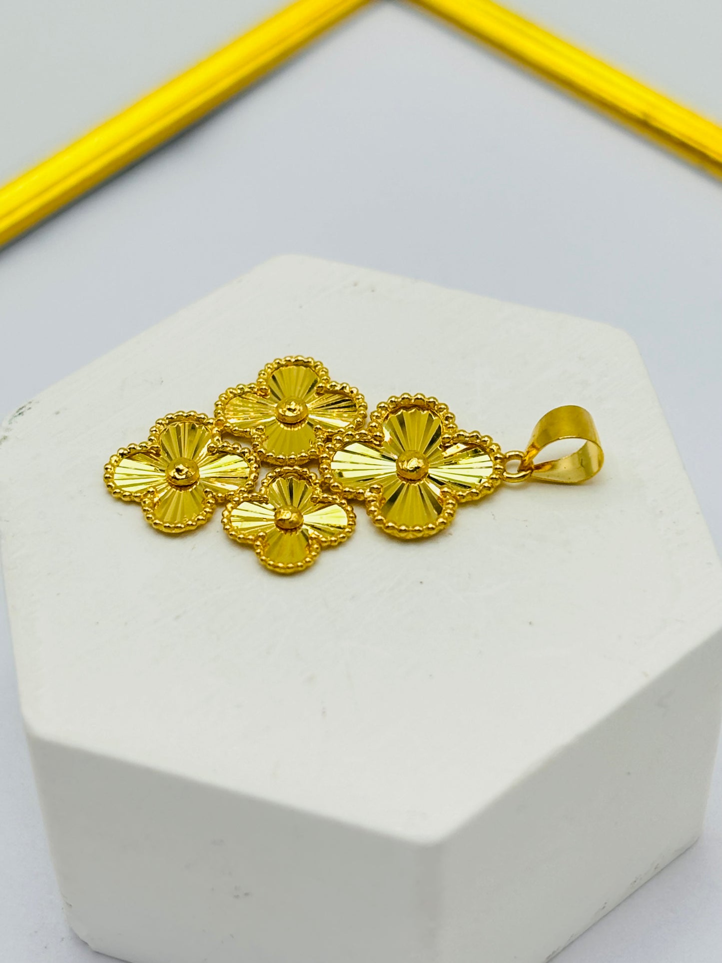 18K Gold 4 Clover Pendant