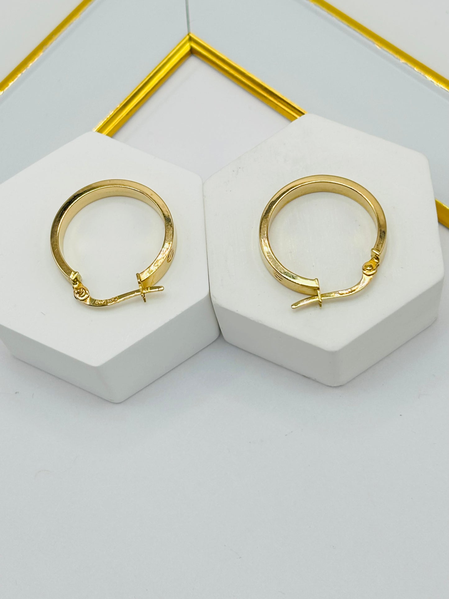 K18 Japan Gold Loop Earrings 19.3mm