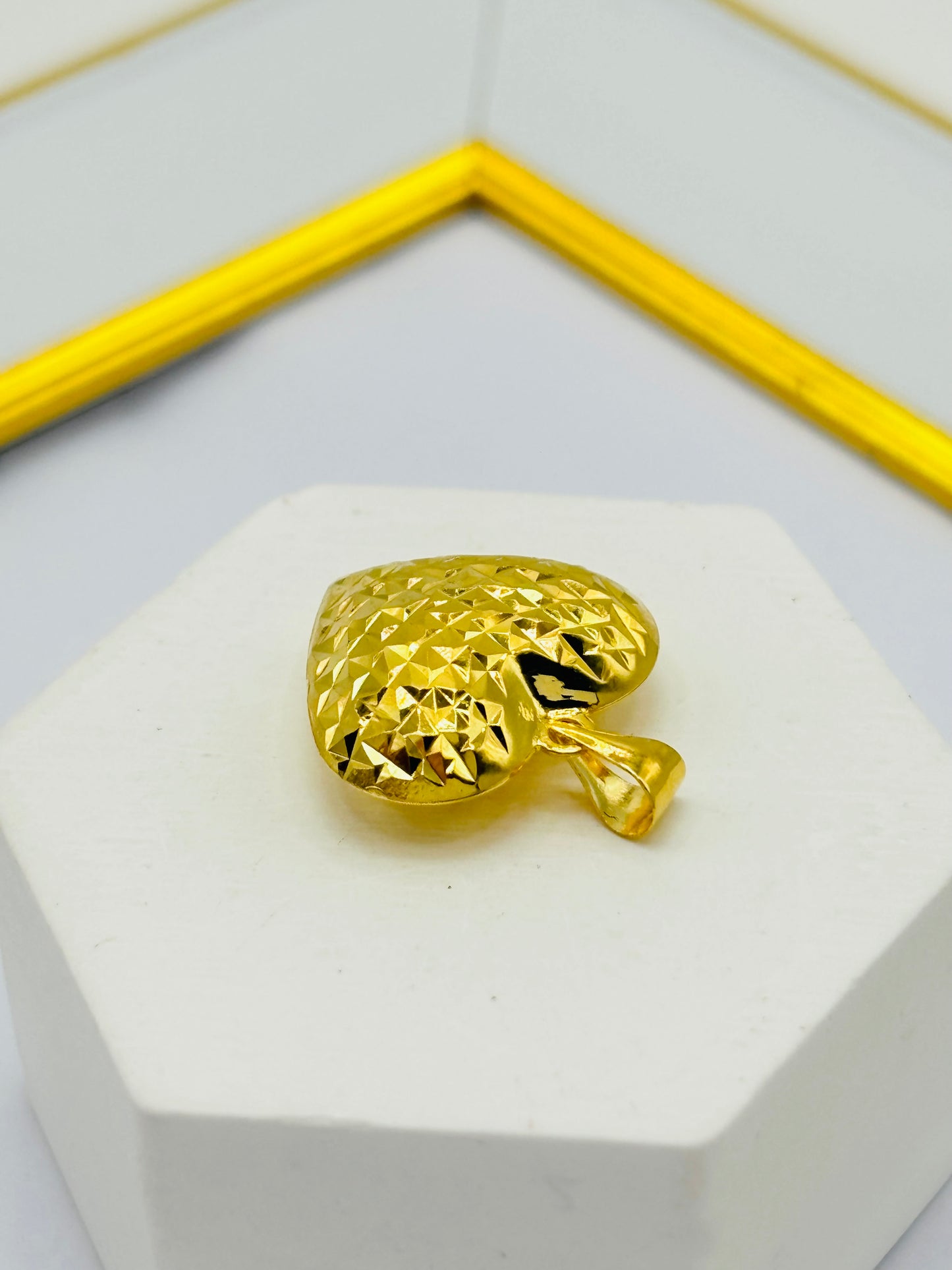 18K Gold Diamond Cut Heart Pendant