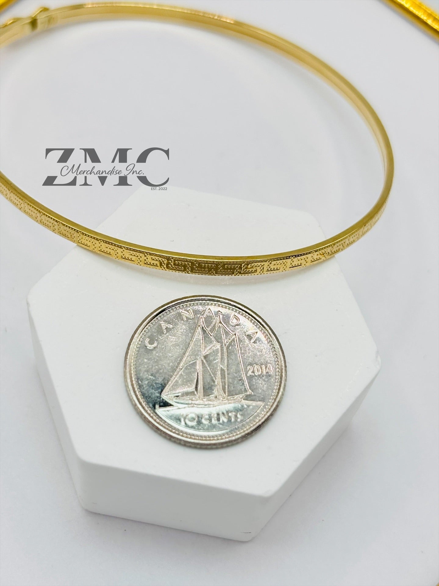 18K Gold Slim Bangle