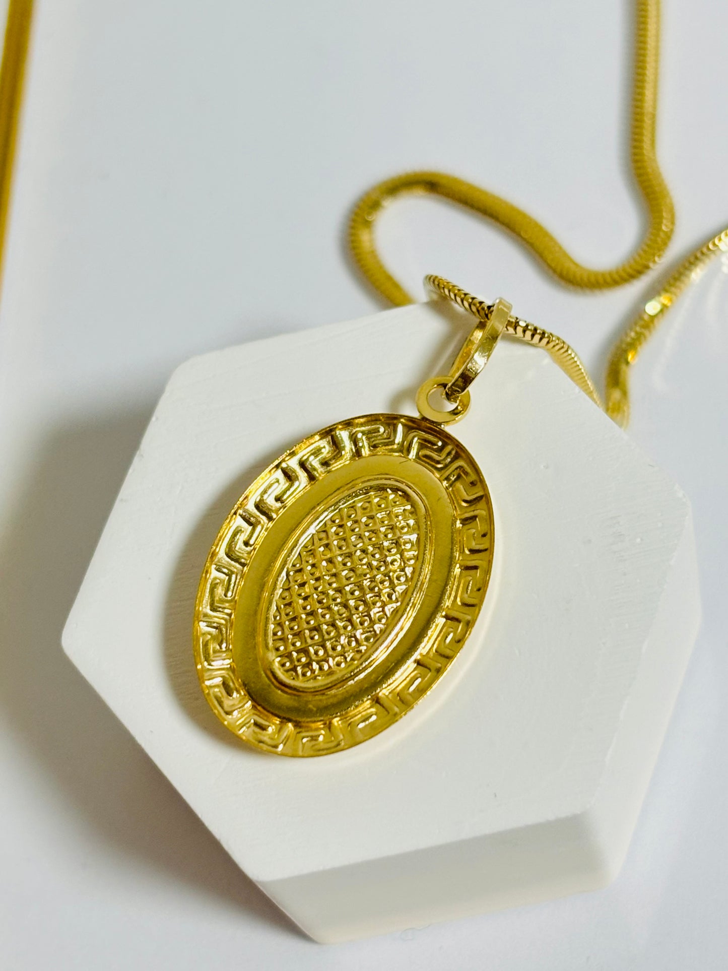 18K Gold Herringbone Chain with Mama Mary Pendant Set