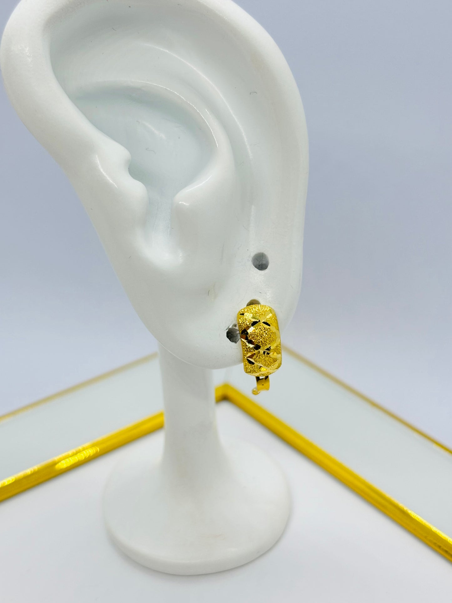 18K Gold Clip Type Earrings