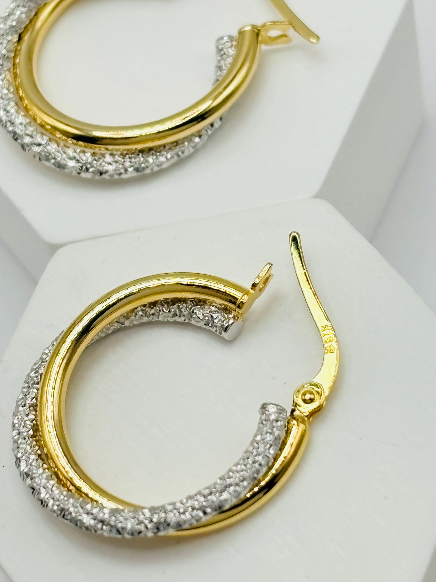K18 Japan Gold Two-tone Loop Earrings