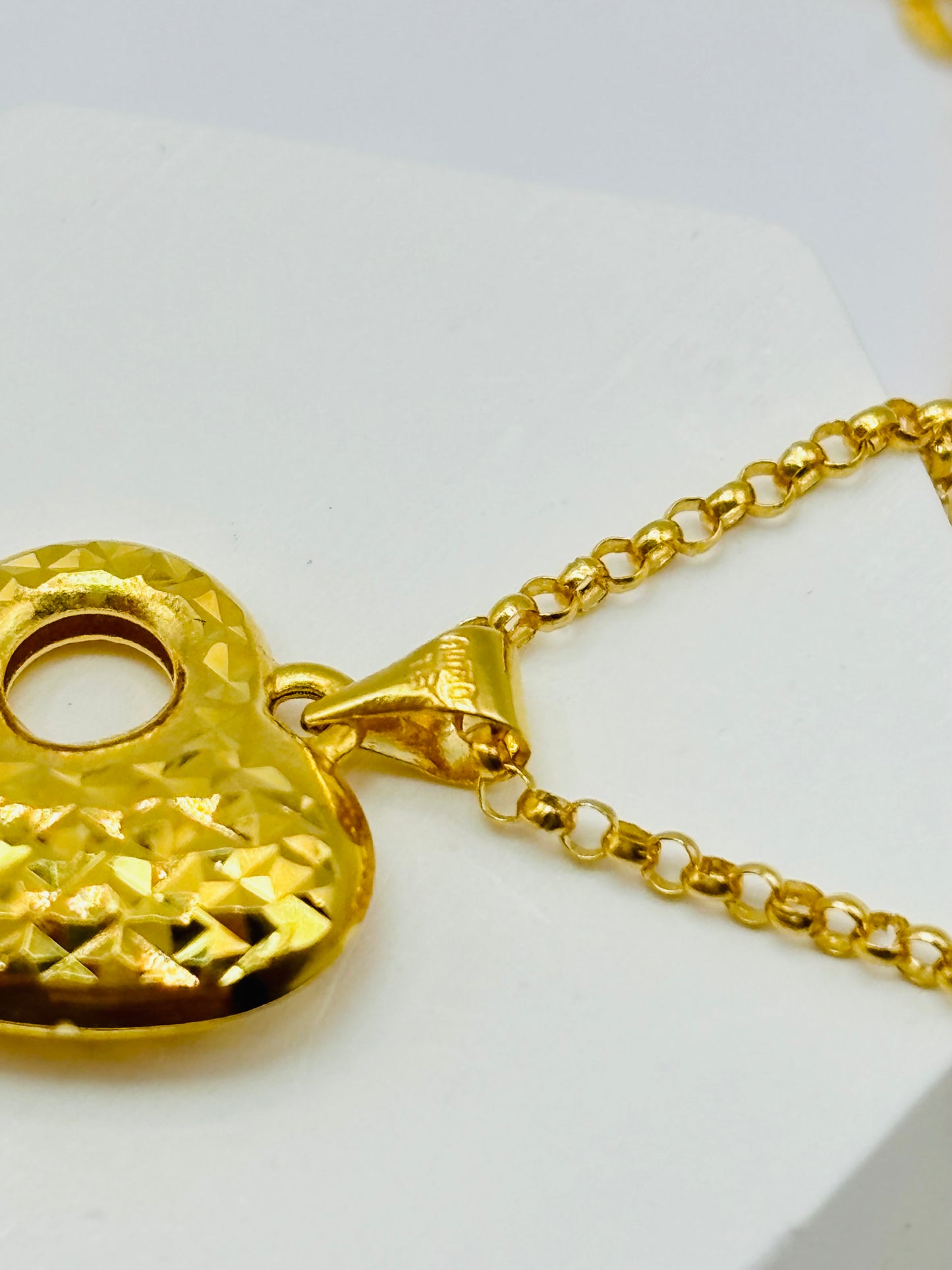 18K Gold Tauco with Diamond Cut Heart Set