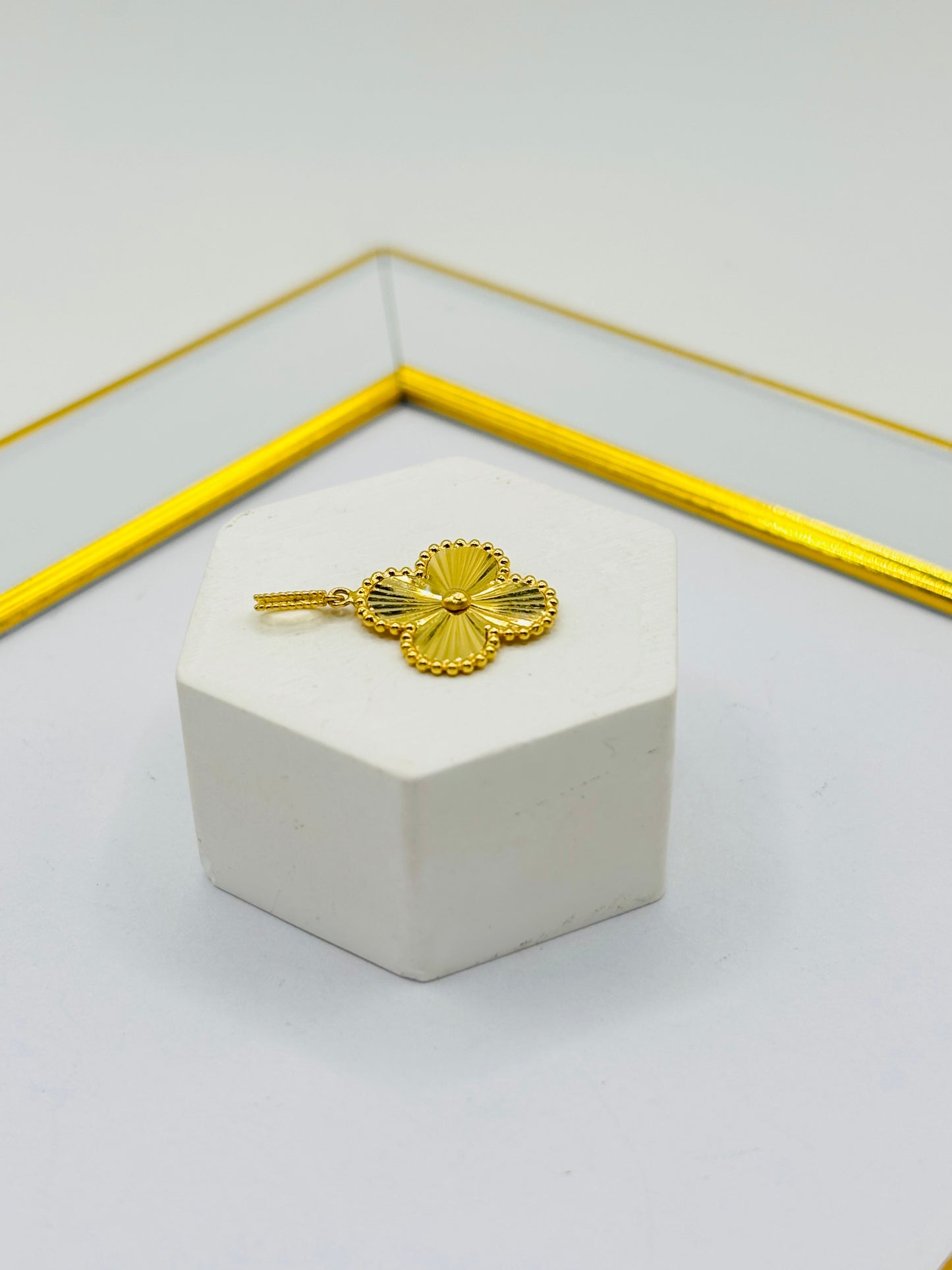 18K Gold Clover Pendant