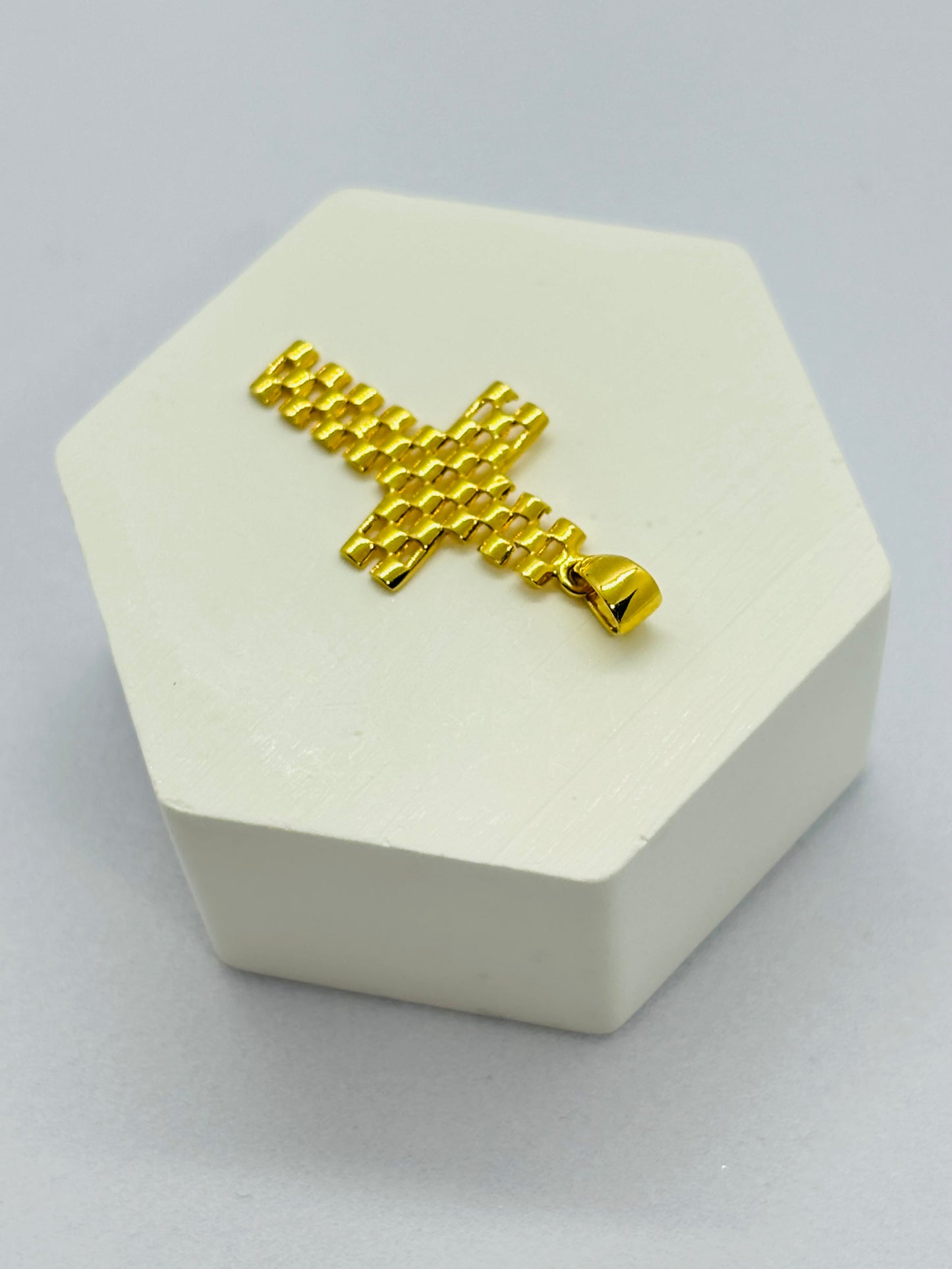 18K Gold Cross Pendant