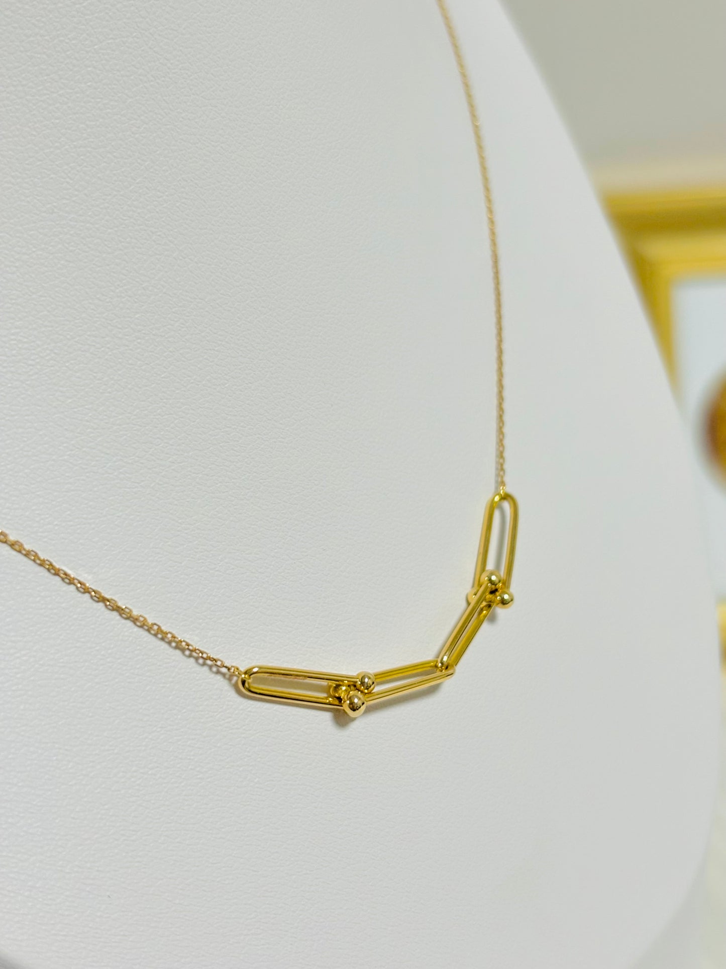 18K Gold Hardware Attached Pendant Necklace