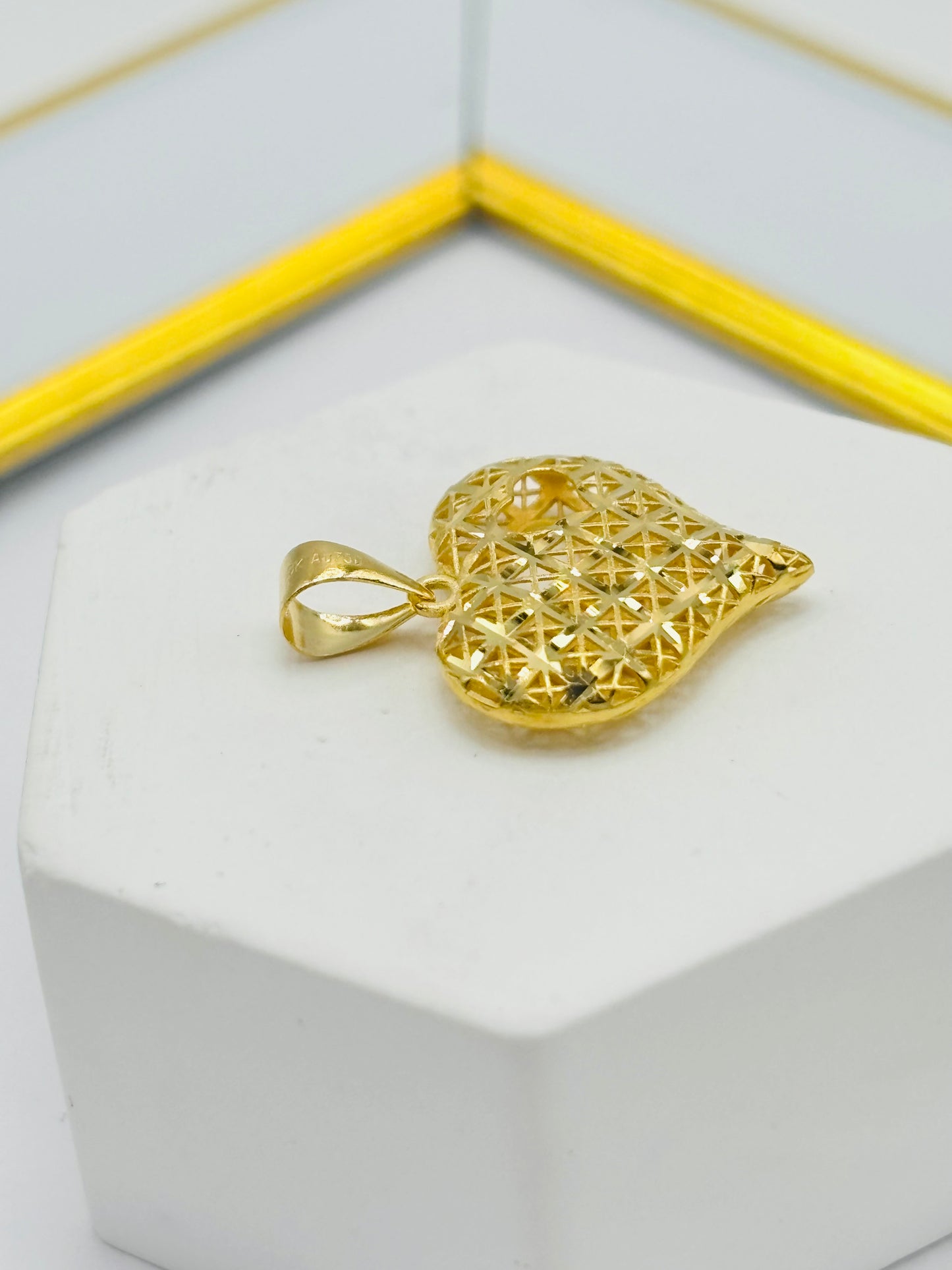 18K Gold Heart Pendant