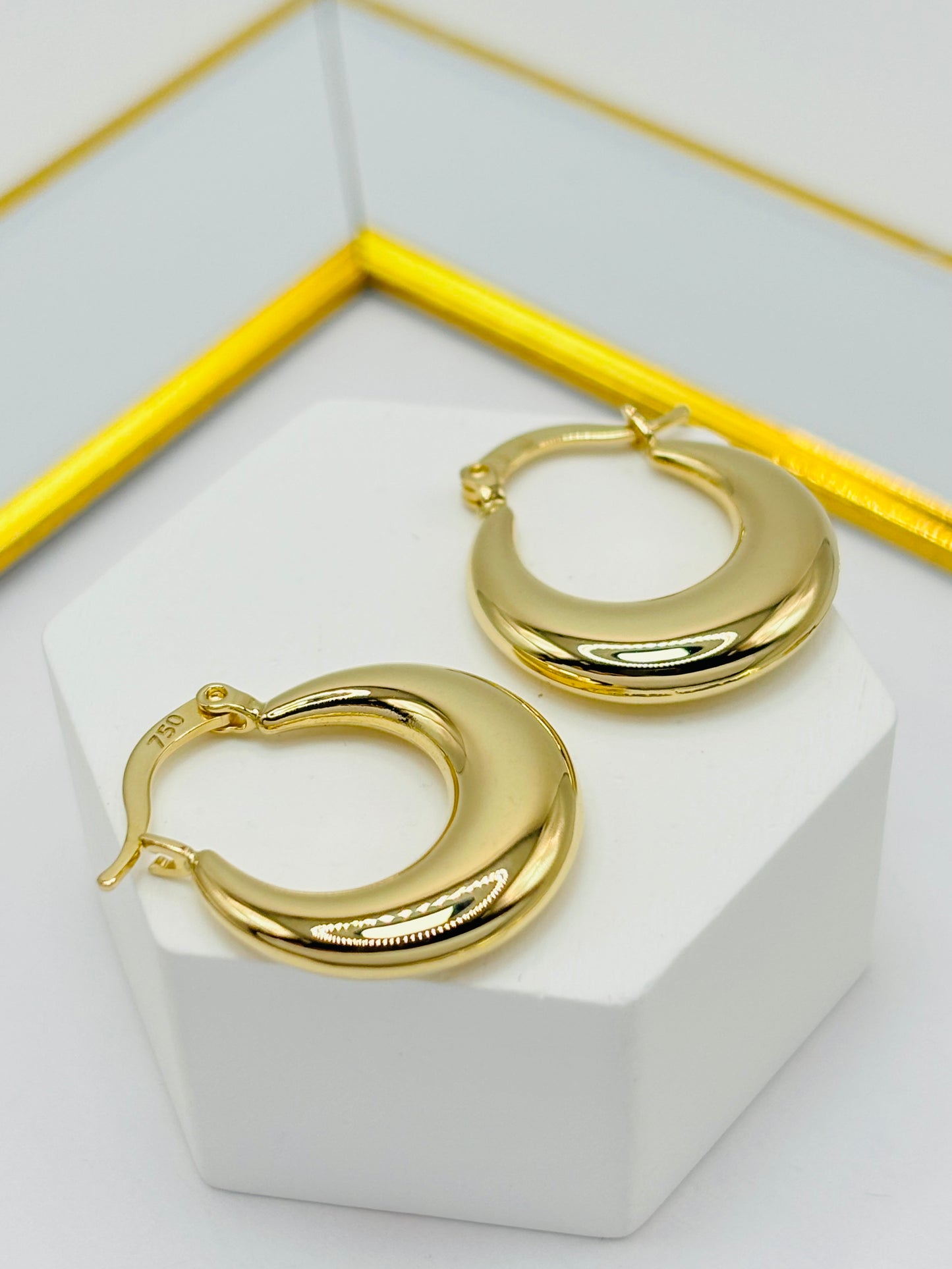 18K Gold Plain Loop Earrings
