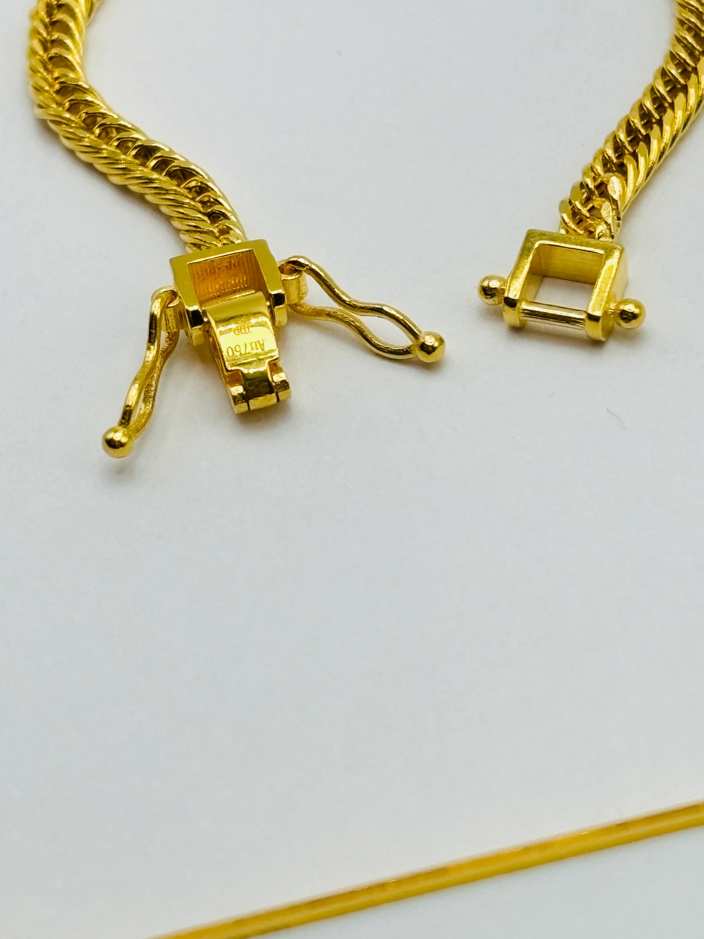 18K Gold Triple Lock Bracelet 3mm width