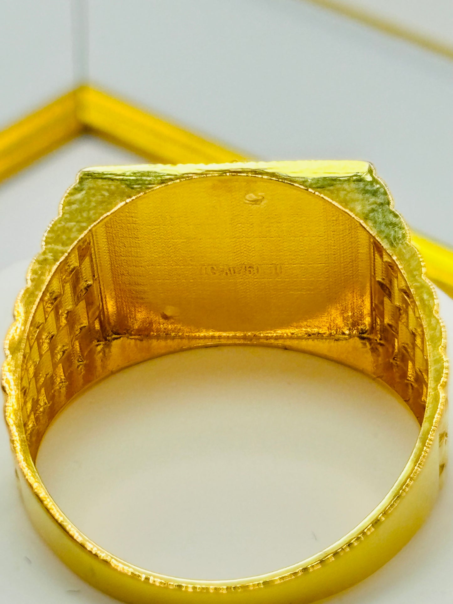 18K Gold Men's Ring with Dragon