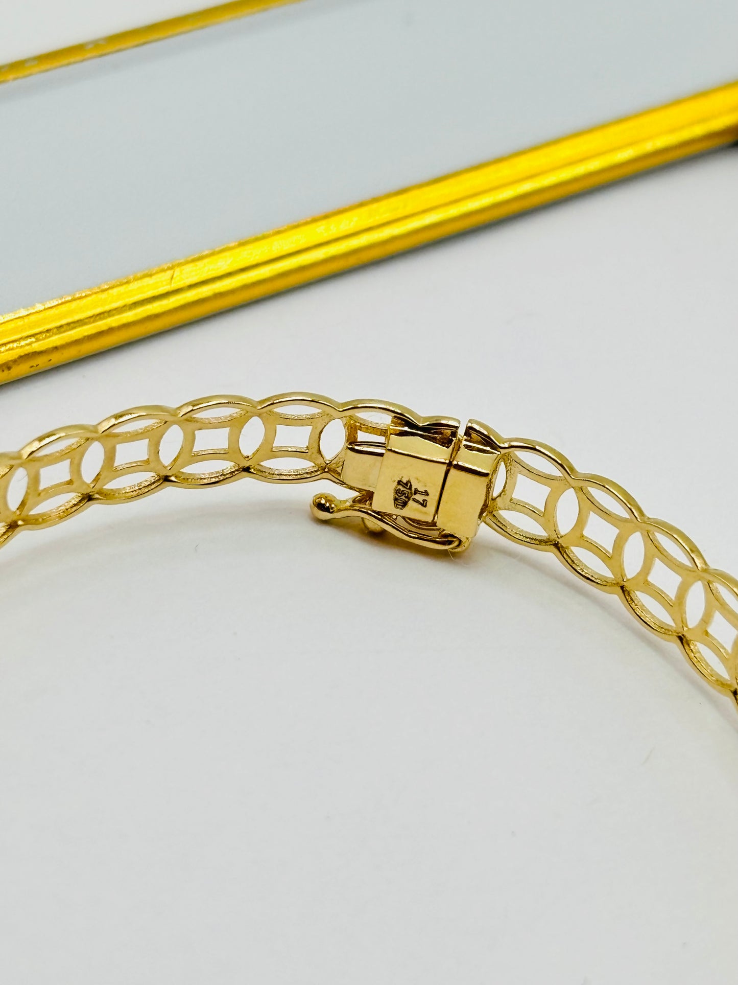 18K Gold Money Cather Bangle