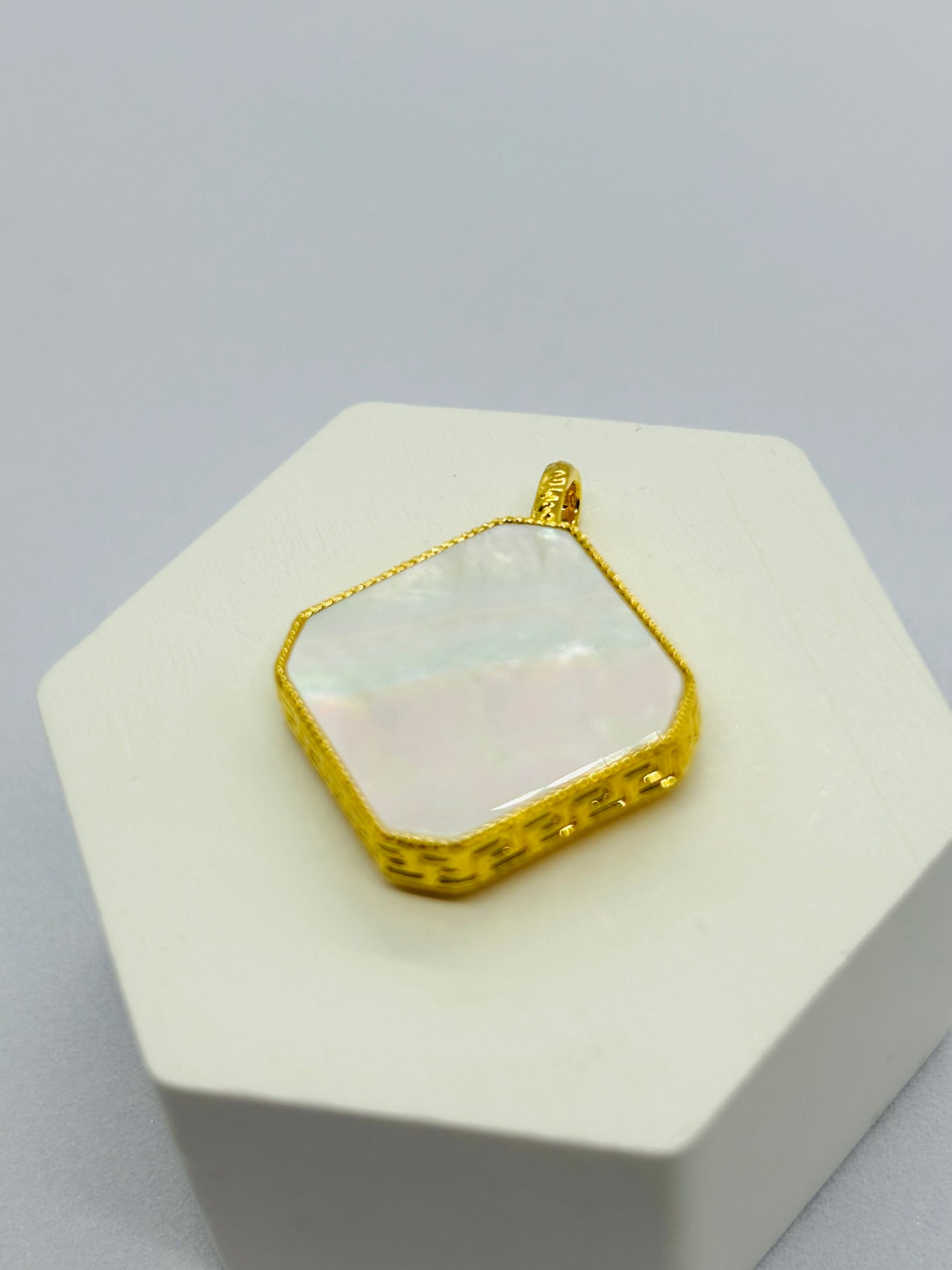 18K Gold Arowana Fish Pendant White (HOLLOW)
