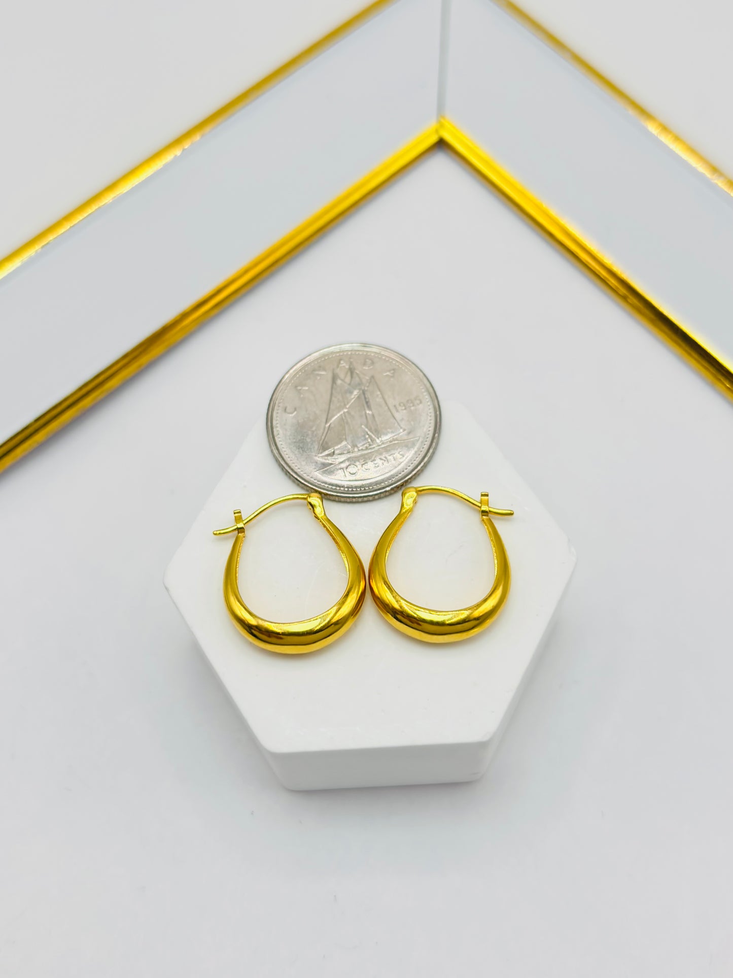 18K Gold Plain Loop Earrings