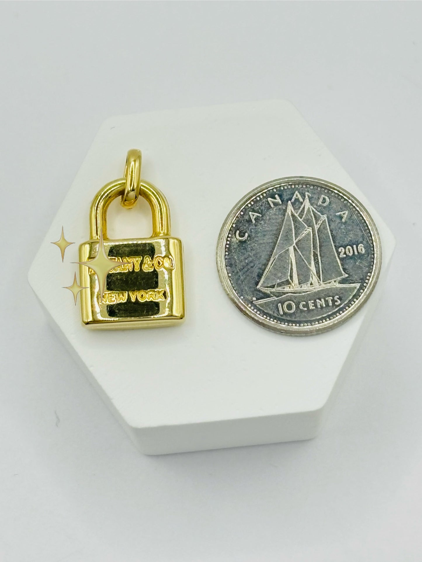 K18 Japan Gold Pad lock Pendant