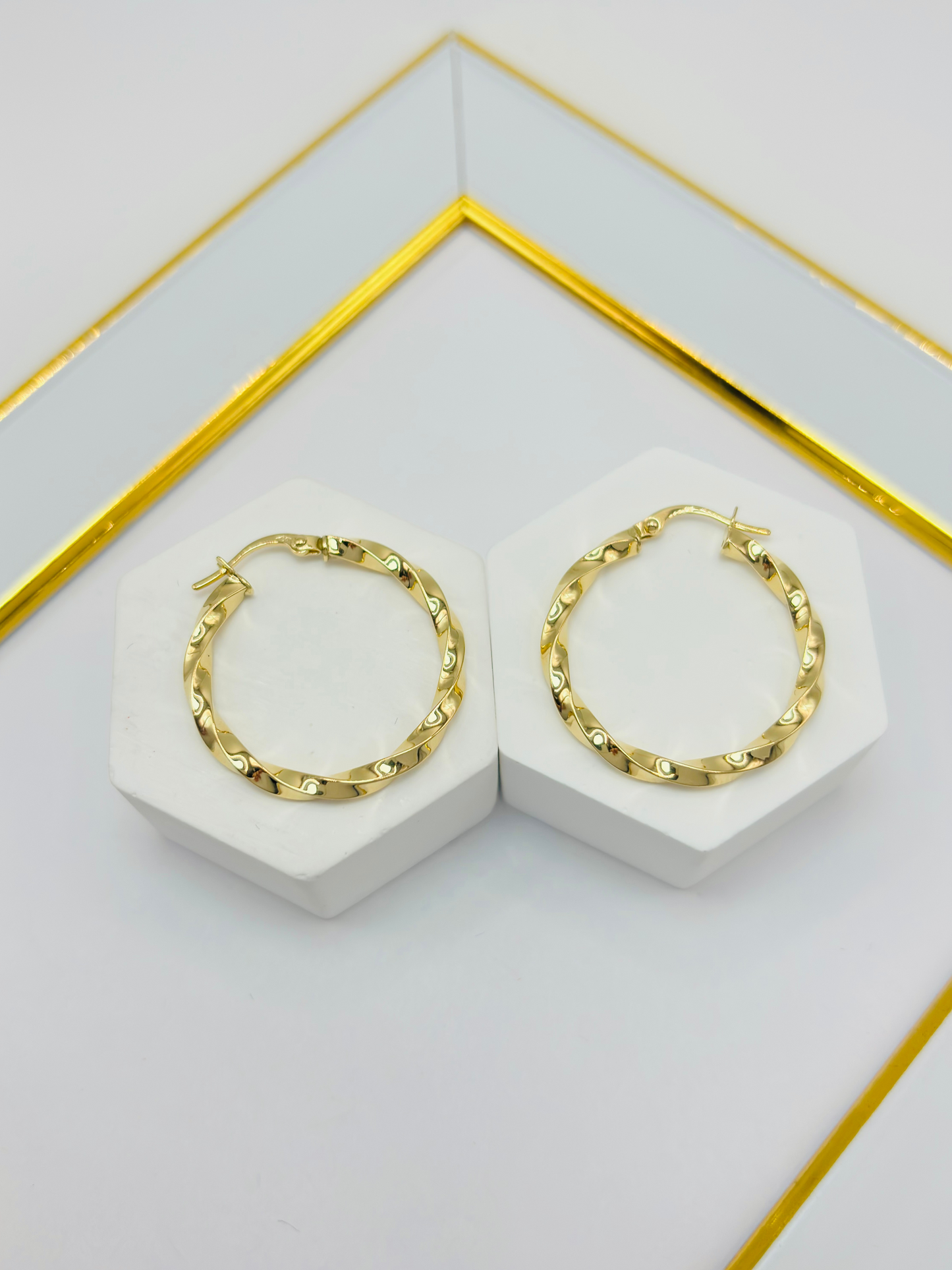 18K Gold Twisted Loop Earrings 26 mm