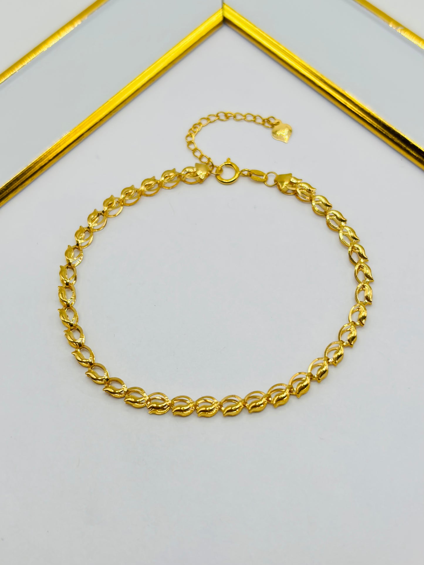 18K Gold Lotus Bracelet