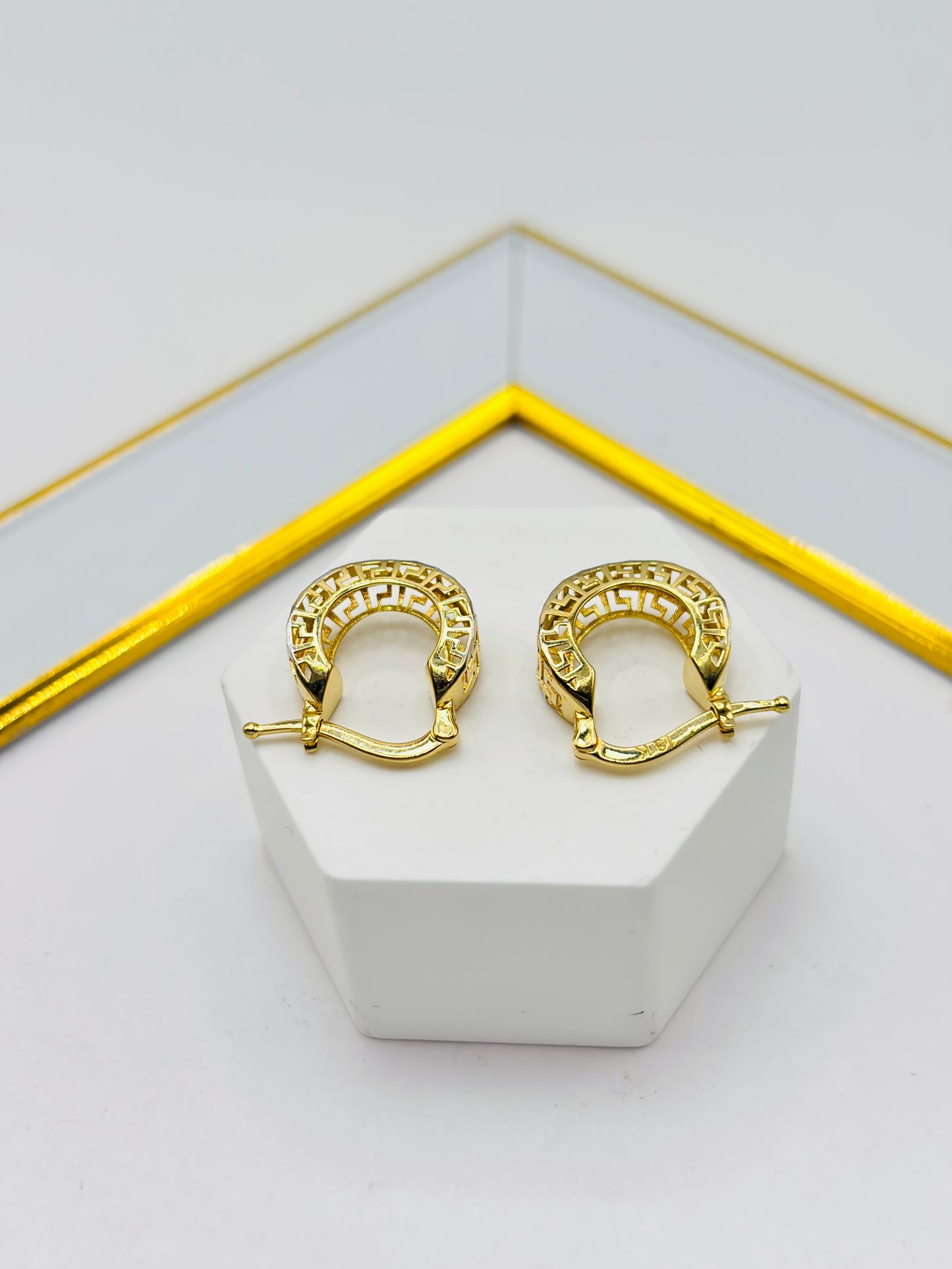 18K Gold Small Loop Earrings