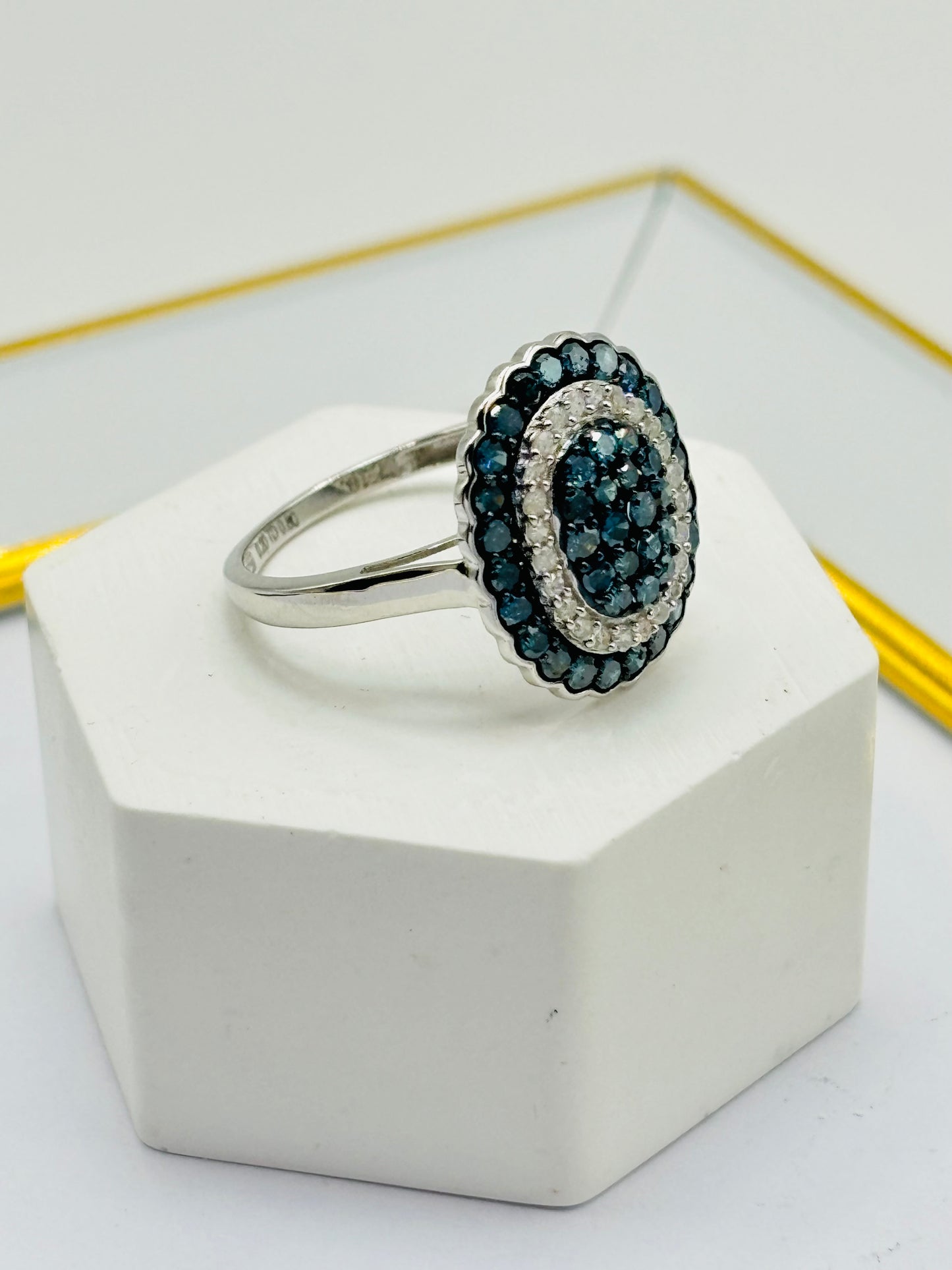 K18 Japan Gold Rare Blue and White Natural Diamond Ring 1.00 carat