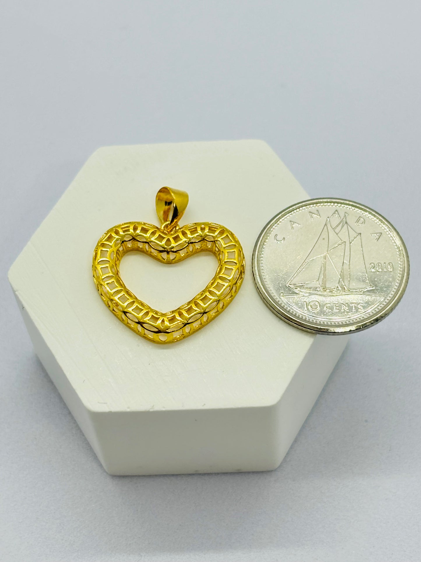 18K Gold Heart Money Catcher Pendant