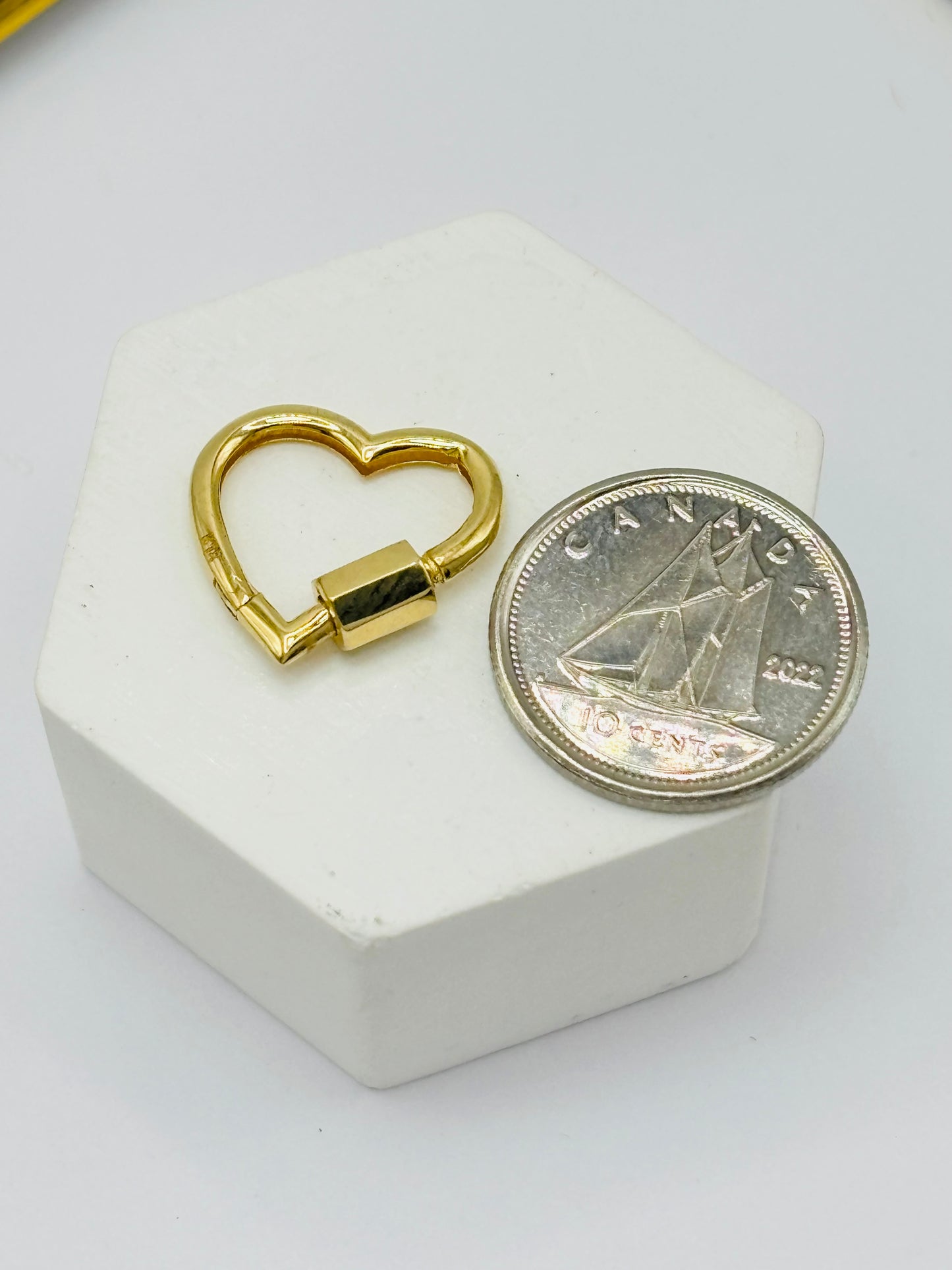 K18 Japan Heart Plain Carabiner Pendant