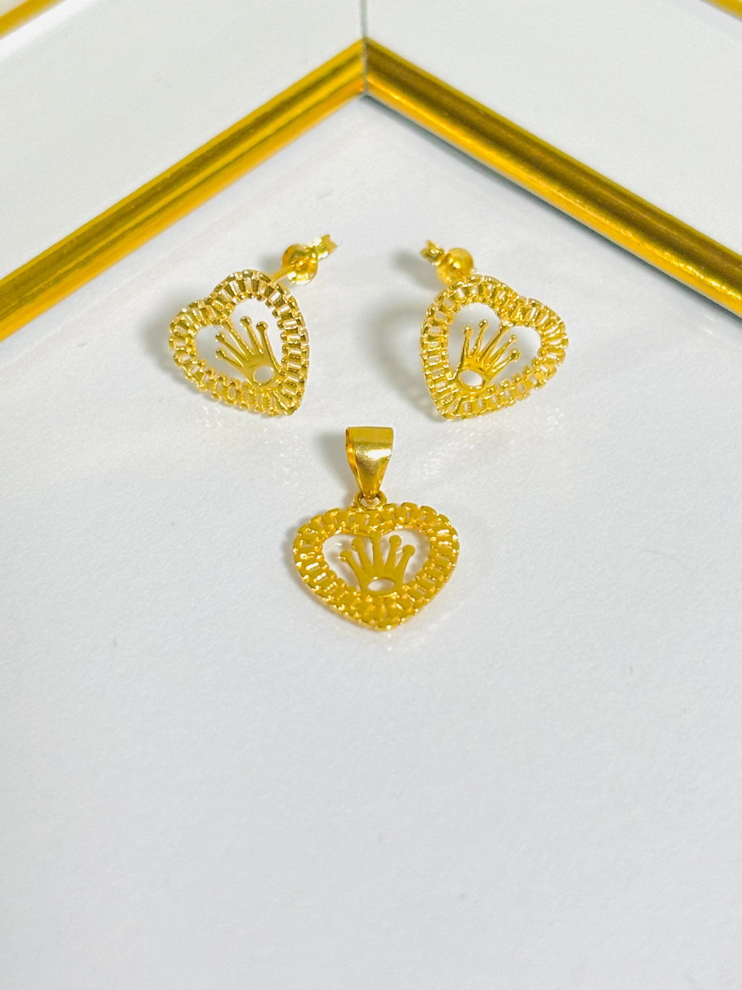 18K Gold Heart Crown Earrings and Pendant Set