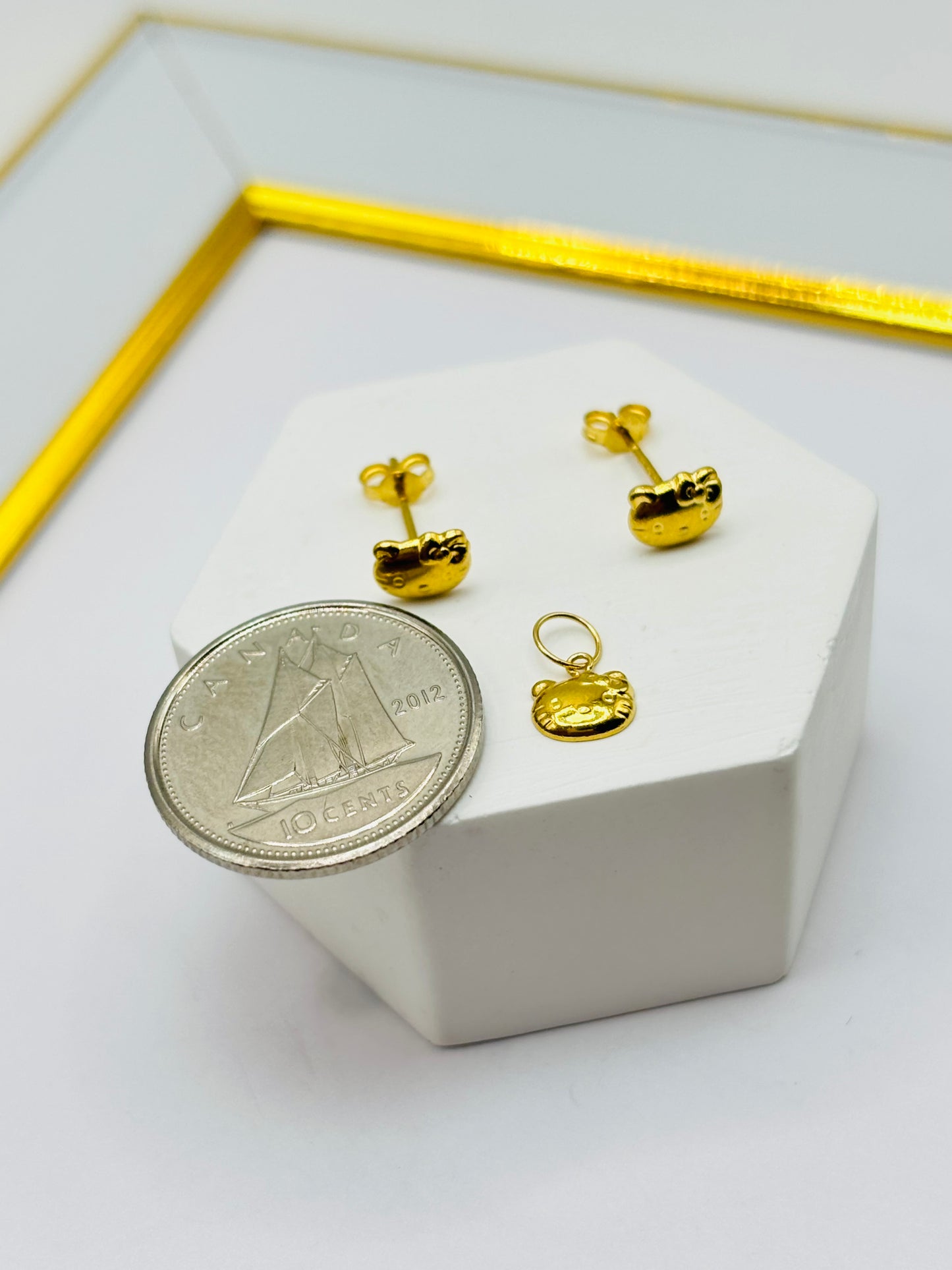 18K Gold HK Earrings and Pendant Set Kids