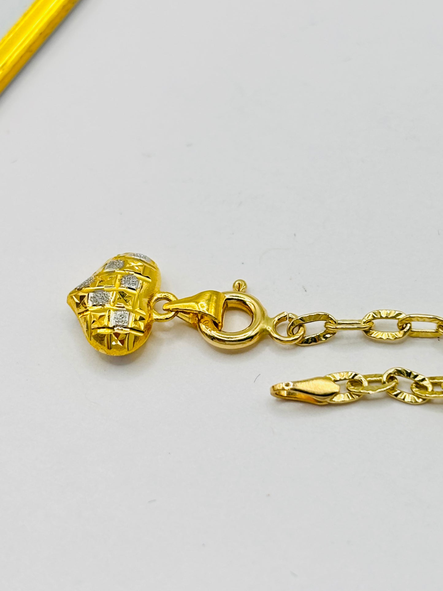 18K Gold Small Link with Heart Charm Bracelet