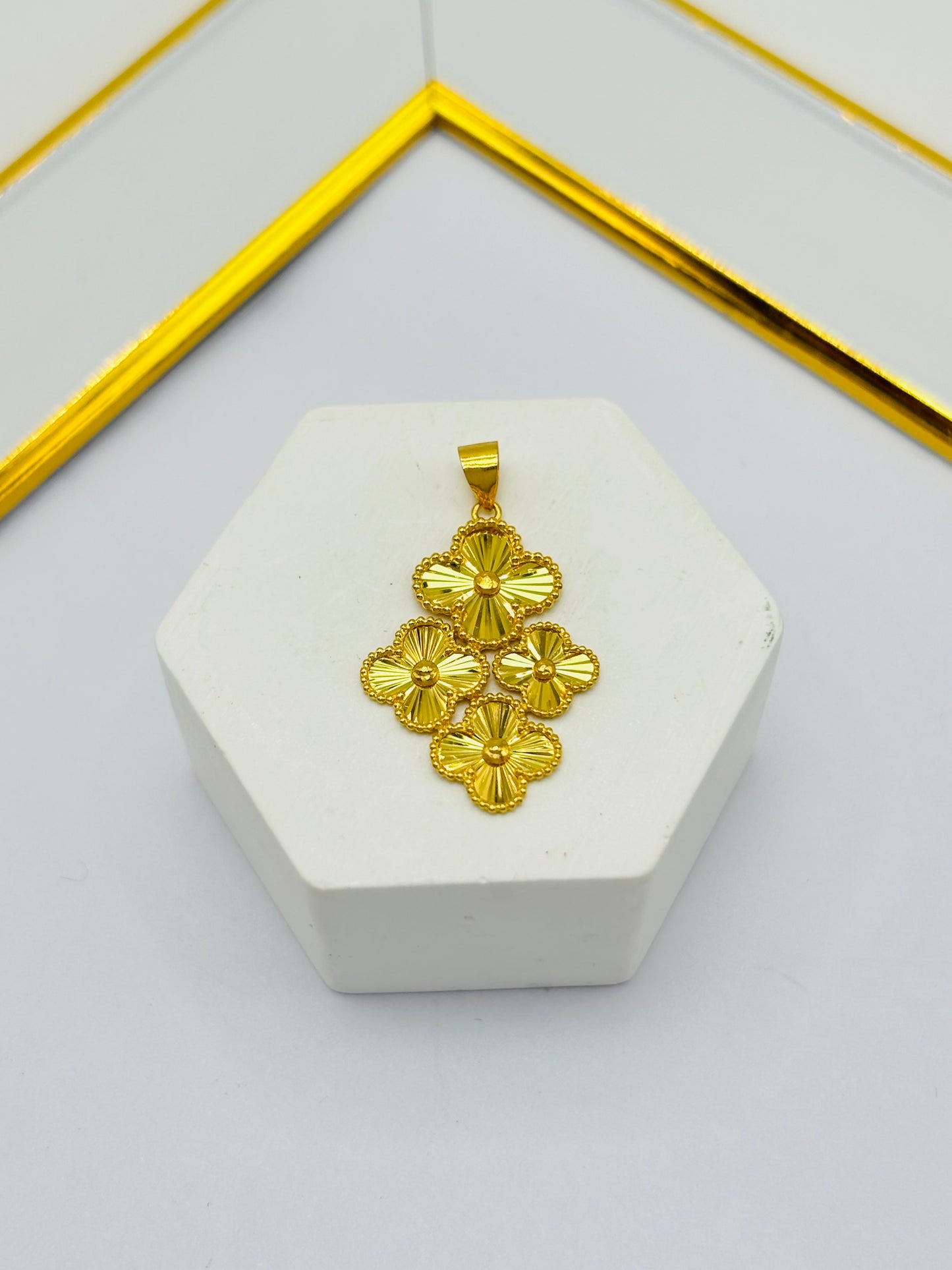 18K Gold 4 Clover Pendant