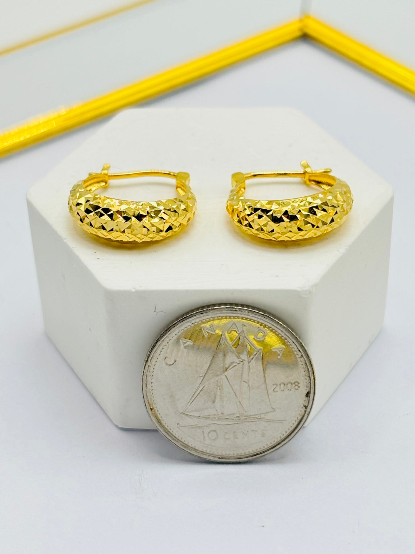 18K Gold Diamond Cut Loop Earrings