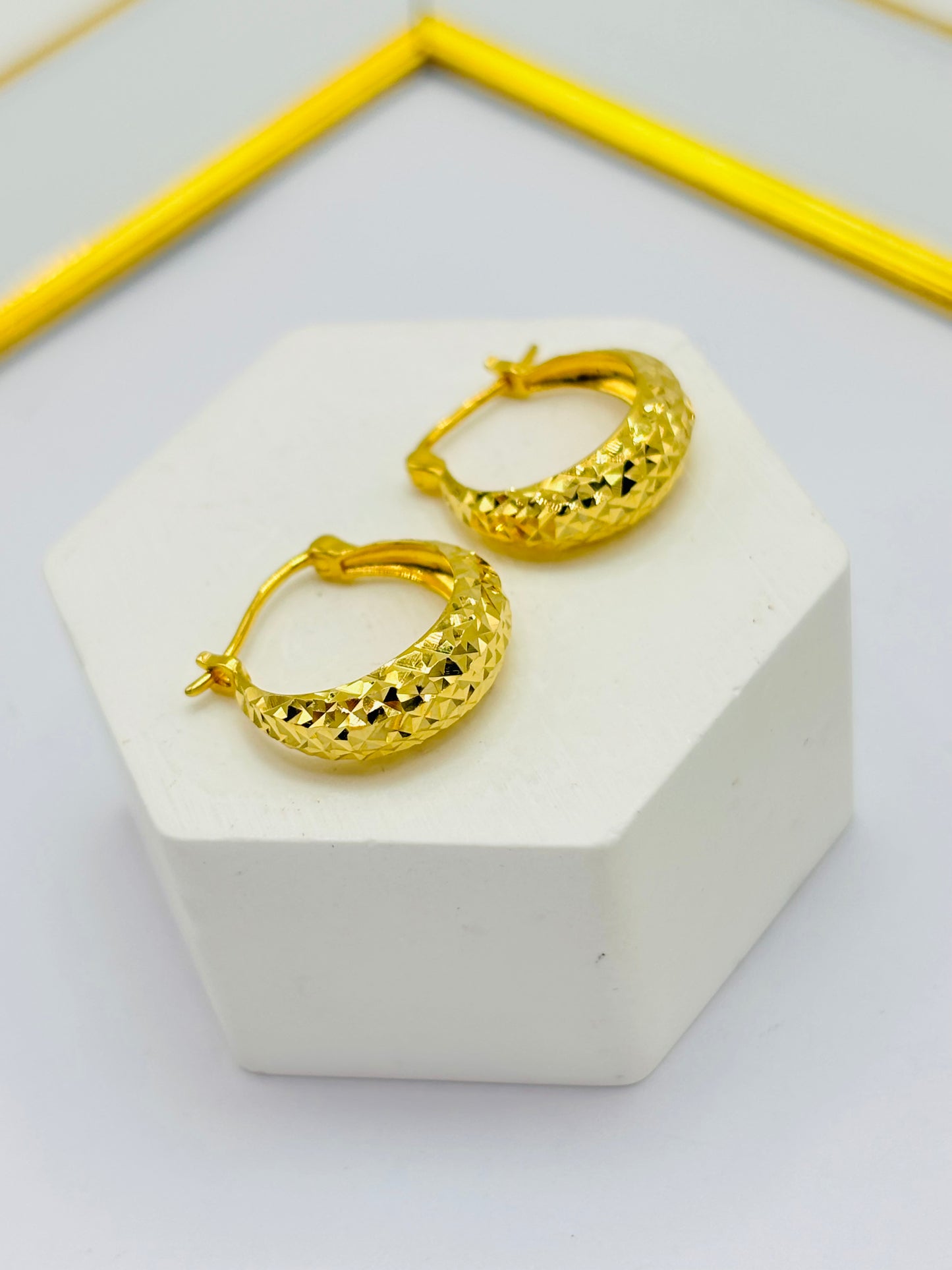 18K Gold Diamond Cut Loop Earrings