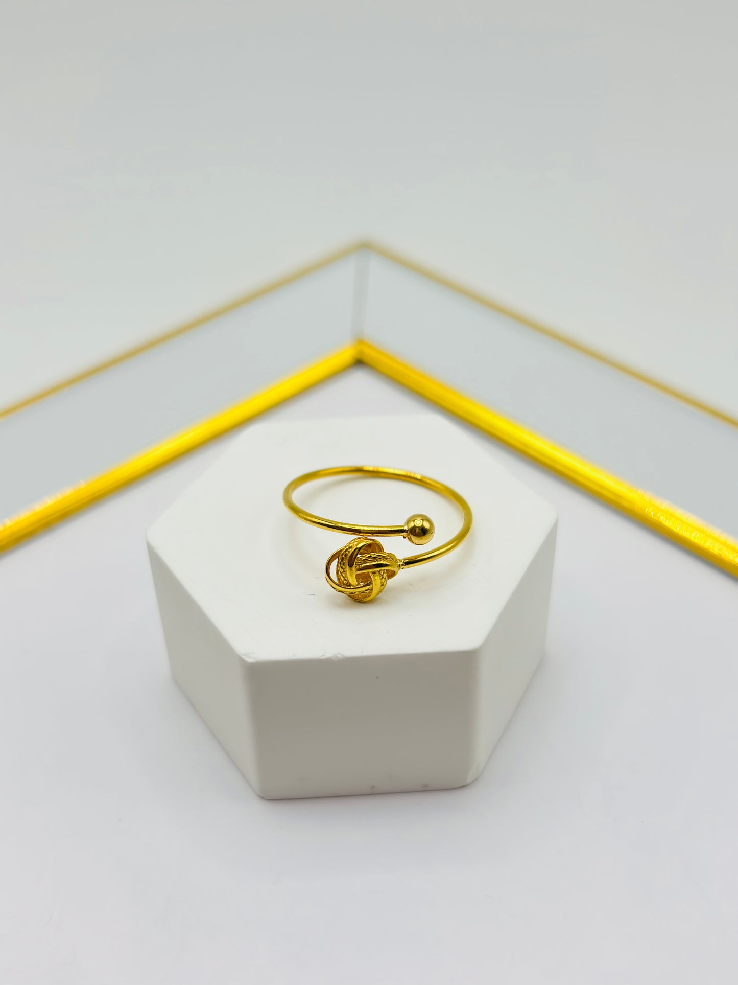 18K Gold Knot Ring