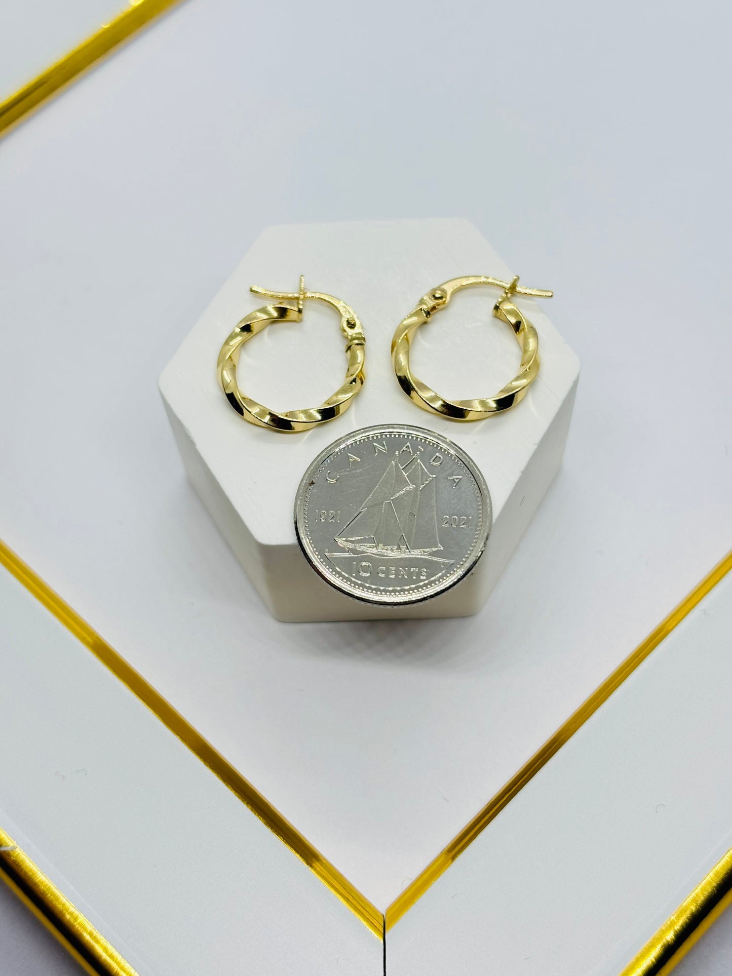 18K Gold Twisted Loop Earrings