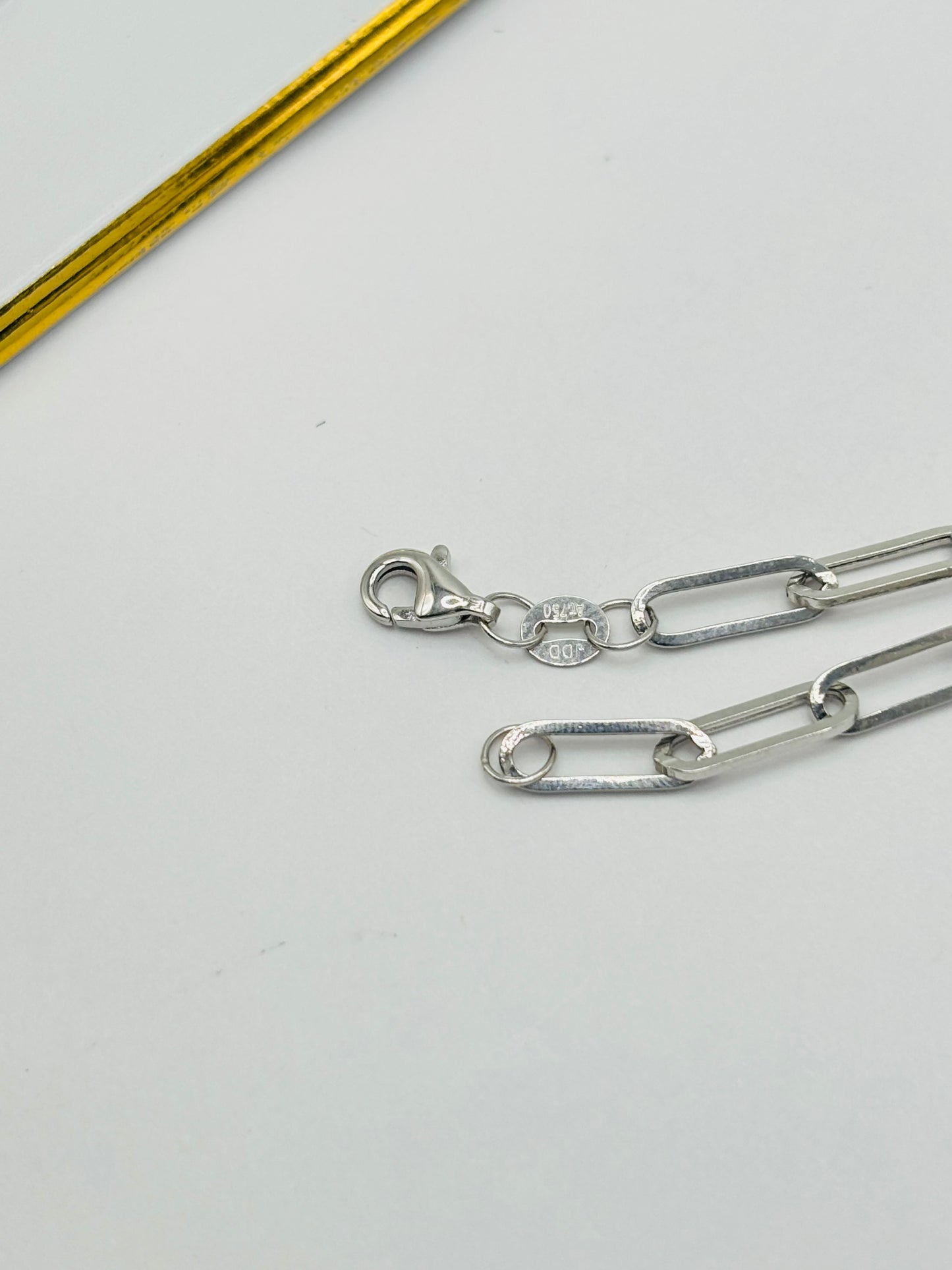 18K White Gold paperclip Bracelet