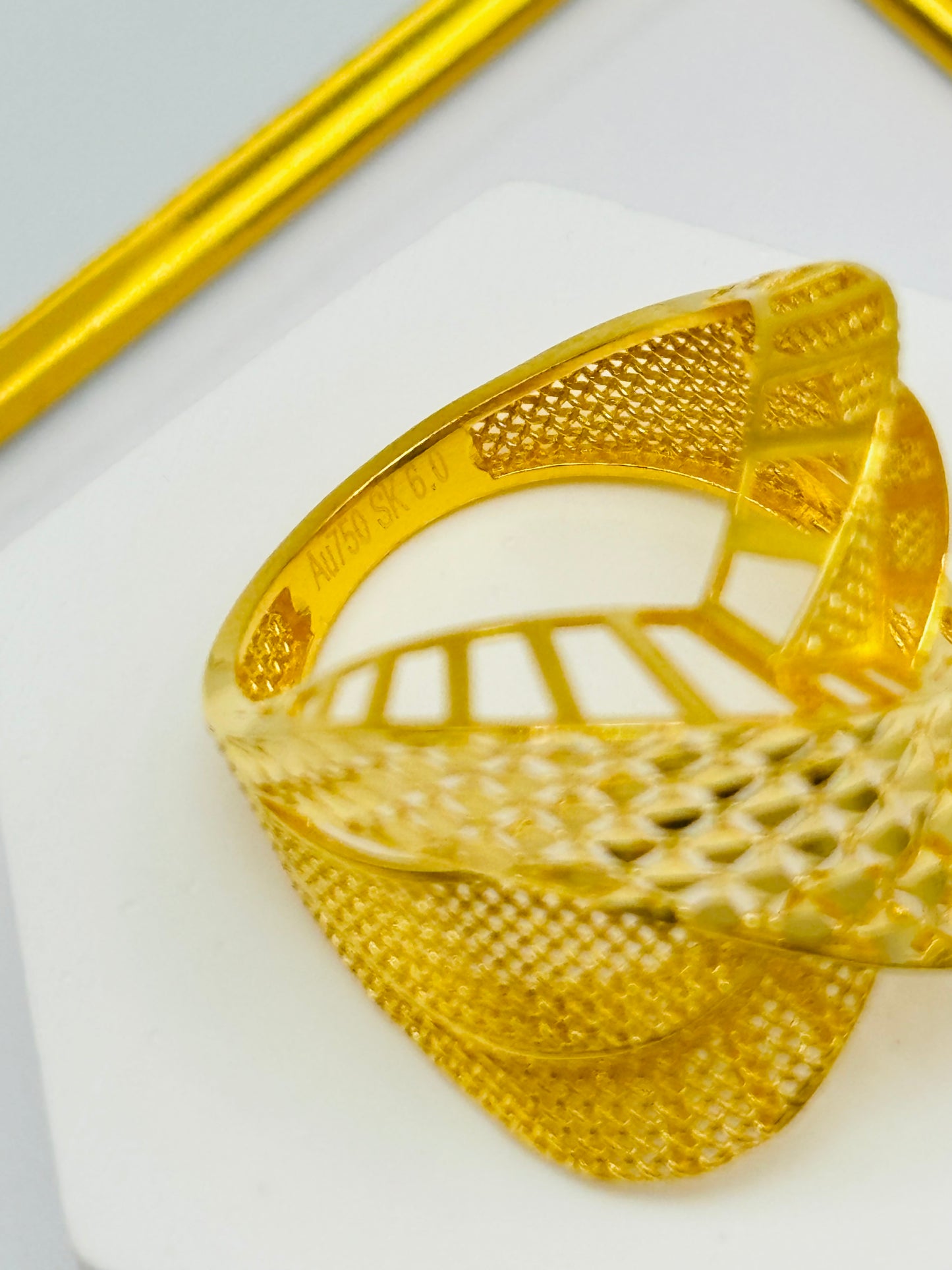 18K Gold Big Power Ring