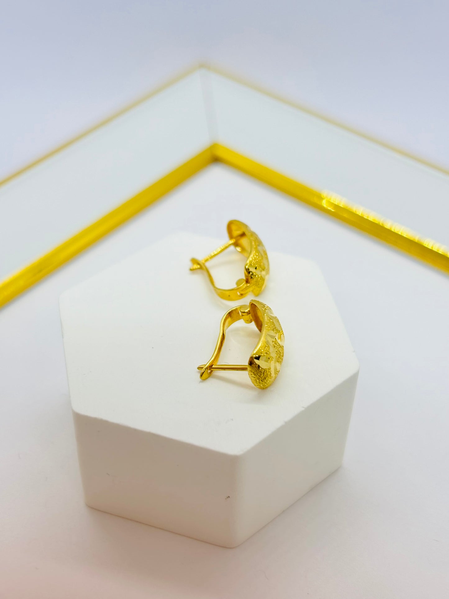 18K Gold Clip Type Earrings